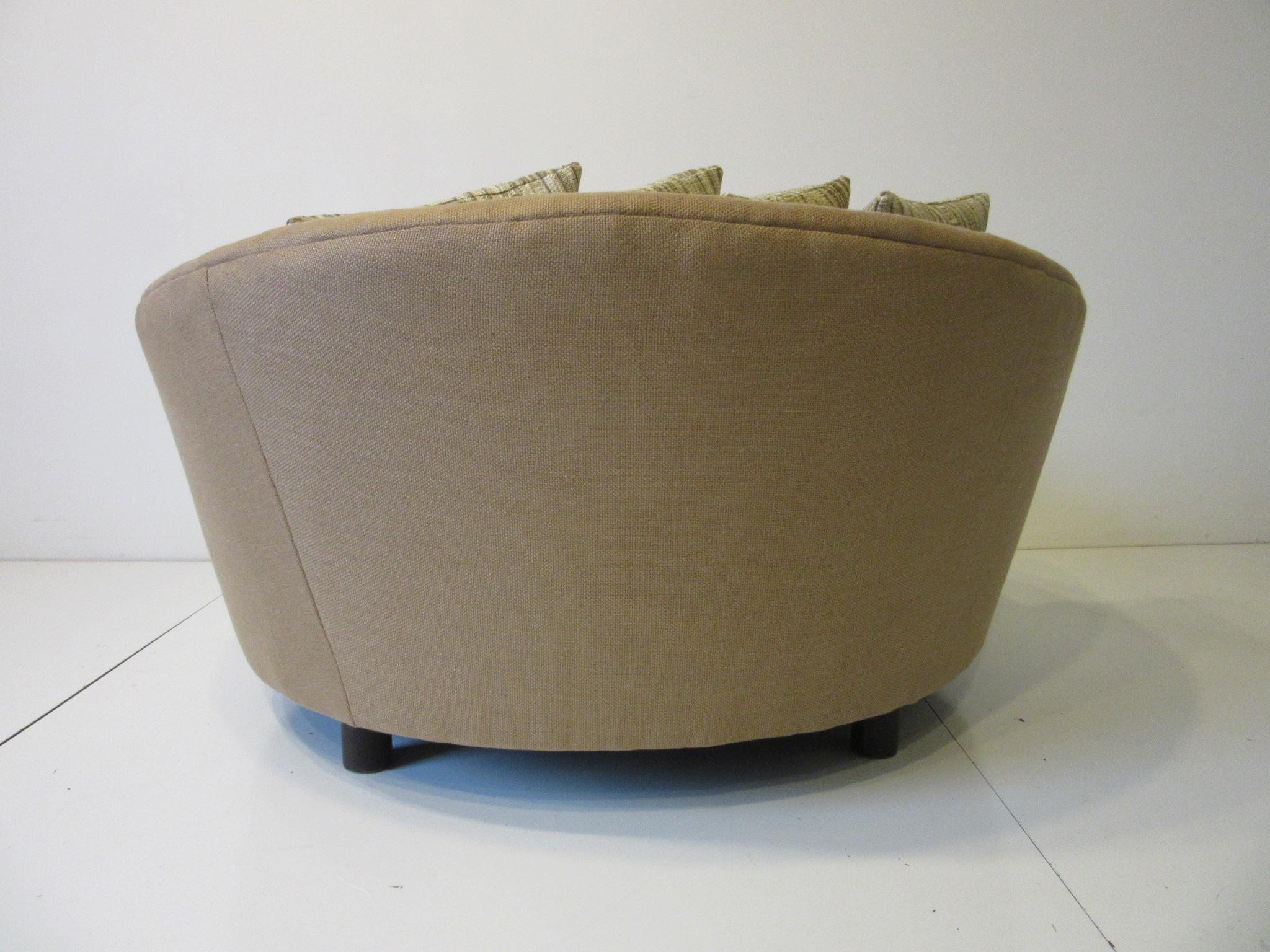 American Round Lounger / Sofa Chair in the Style of Baughman / Pearsall