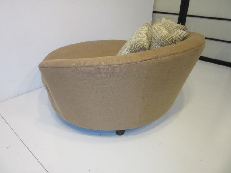 Round Lounger / Sofa Chair in the Style of Baughman / Pearsall at