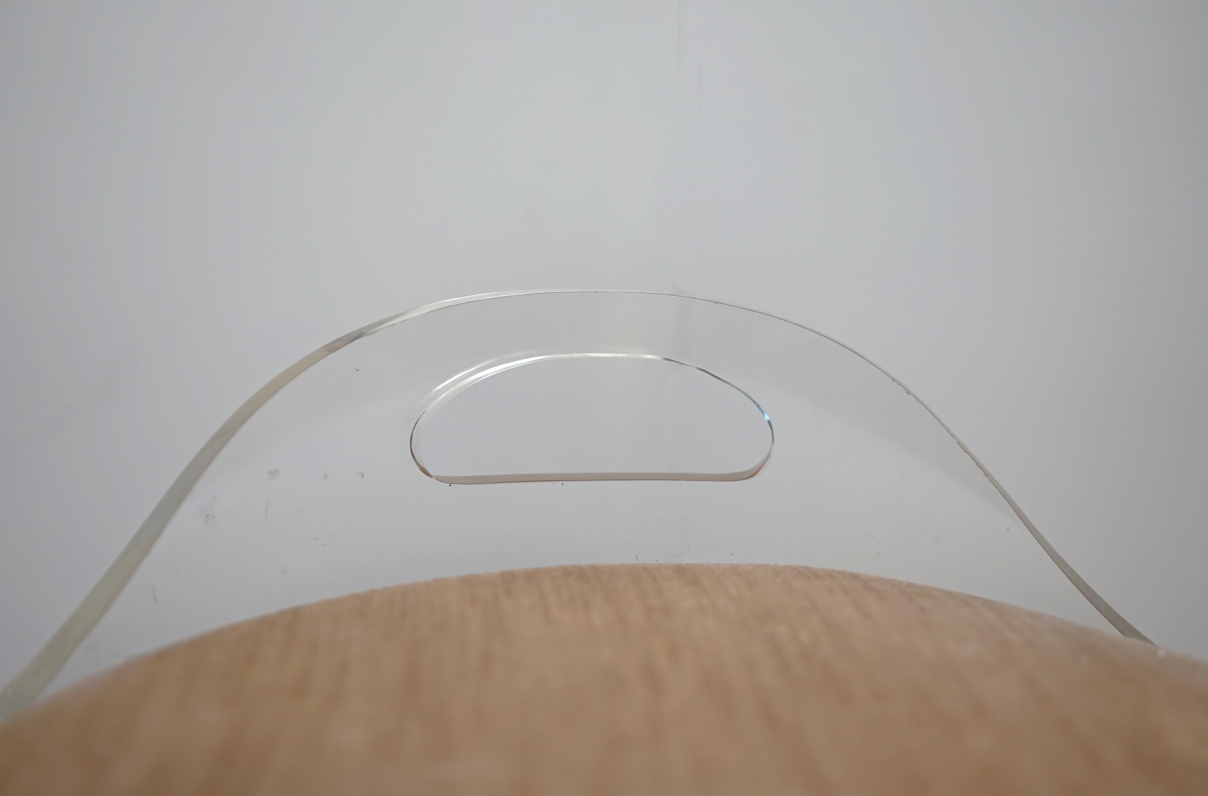 Americano Sgabello rotondo in lucite e cromo in vendita