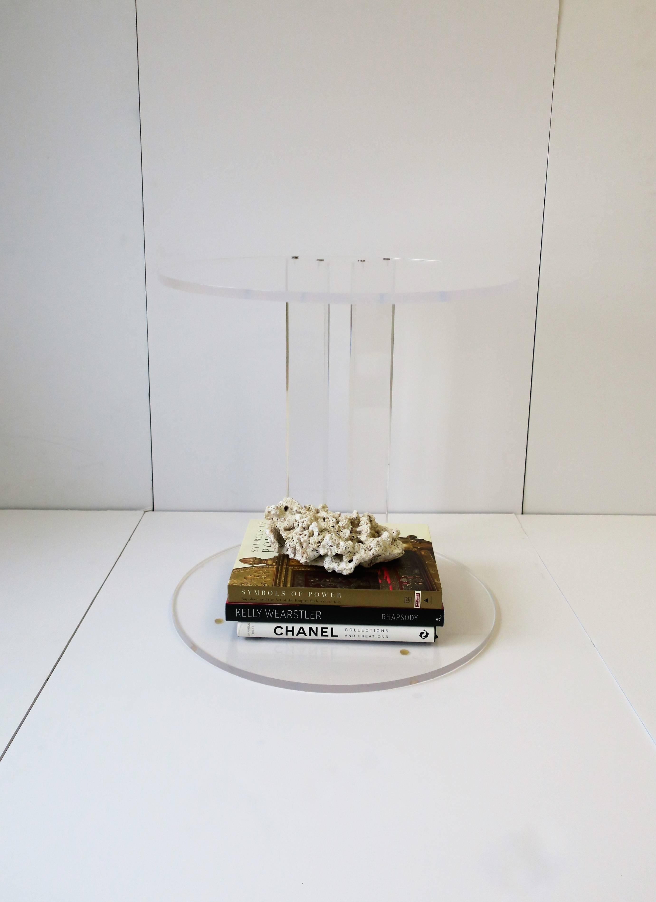 Lucite Round Side or End Table In Good Condition In New York, NY