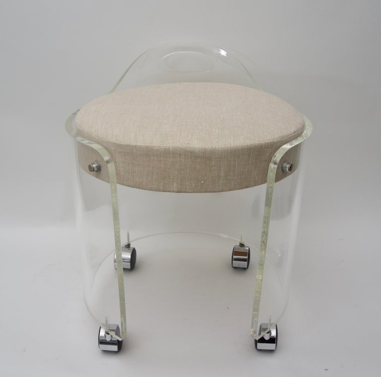 Round Lucite Vanity Chair at 1stDibs round vanity with chair, clear