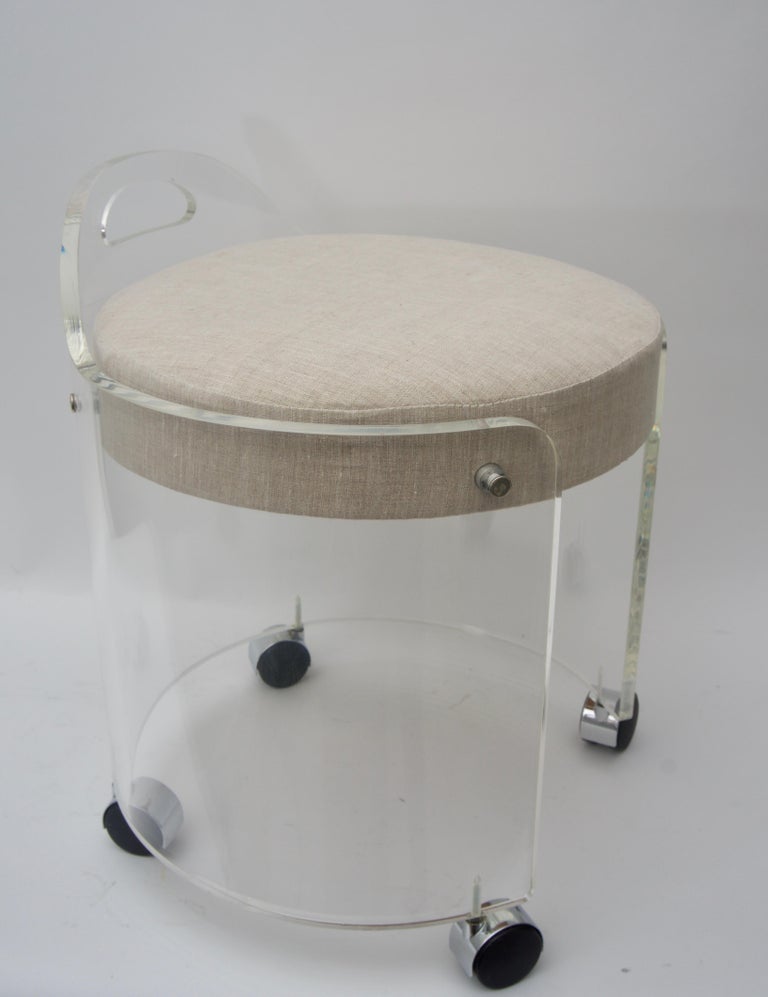 Round Lucite Vanity Chair at 1stDibs round vanity with chair, clear