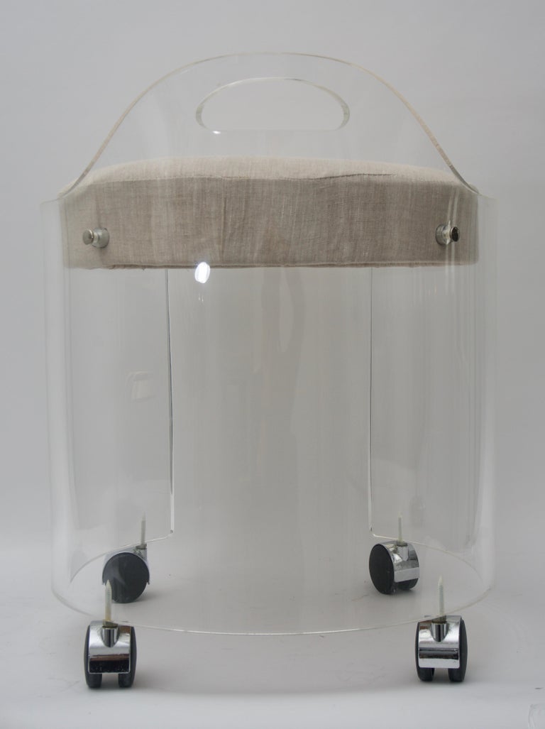 Round Lucite Vanity Chair at 1stDibs round vanity with chair, clear
