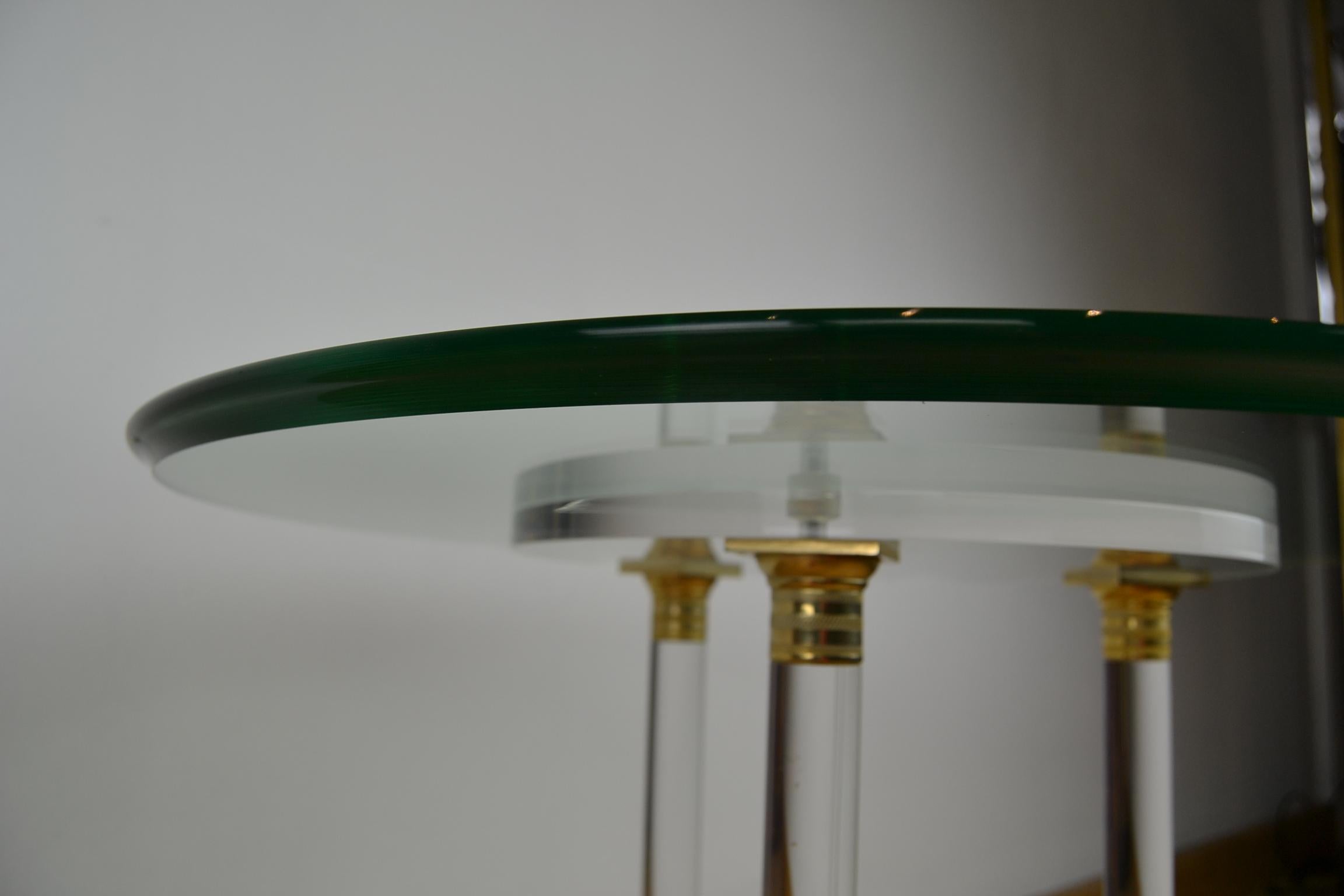 Round Lucite with Brass Side Table, Modern Design Table, France, 1970s In Good Condition For Sale In Antwerp, BE