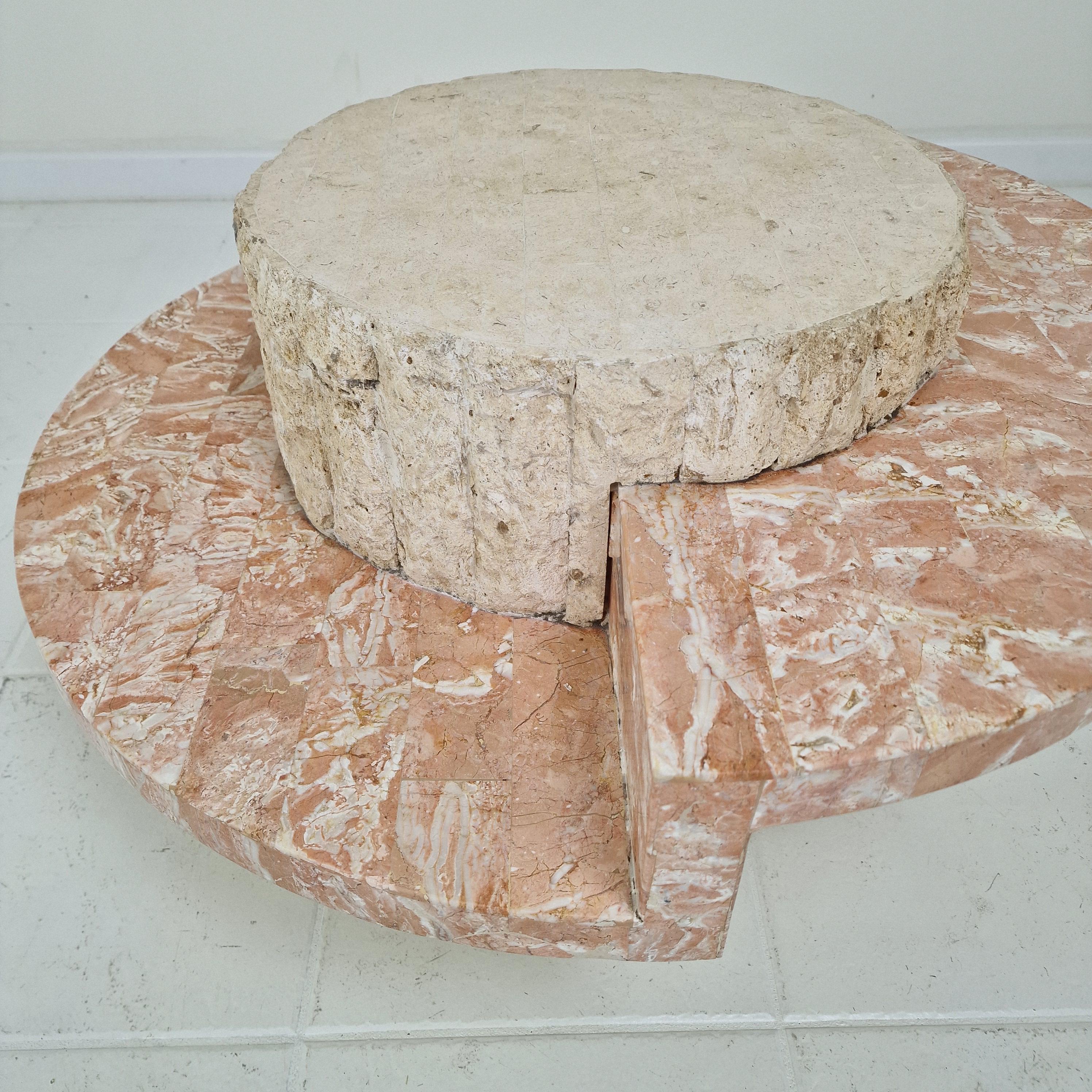 Table basse ronde en mactan ou pierre fossile de Magnussen Ponte, années 1980 en vente 6