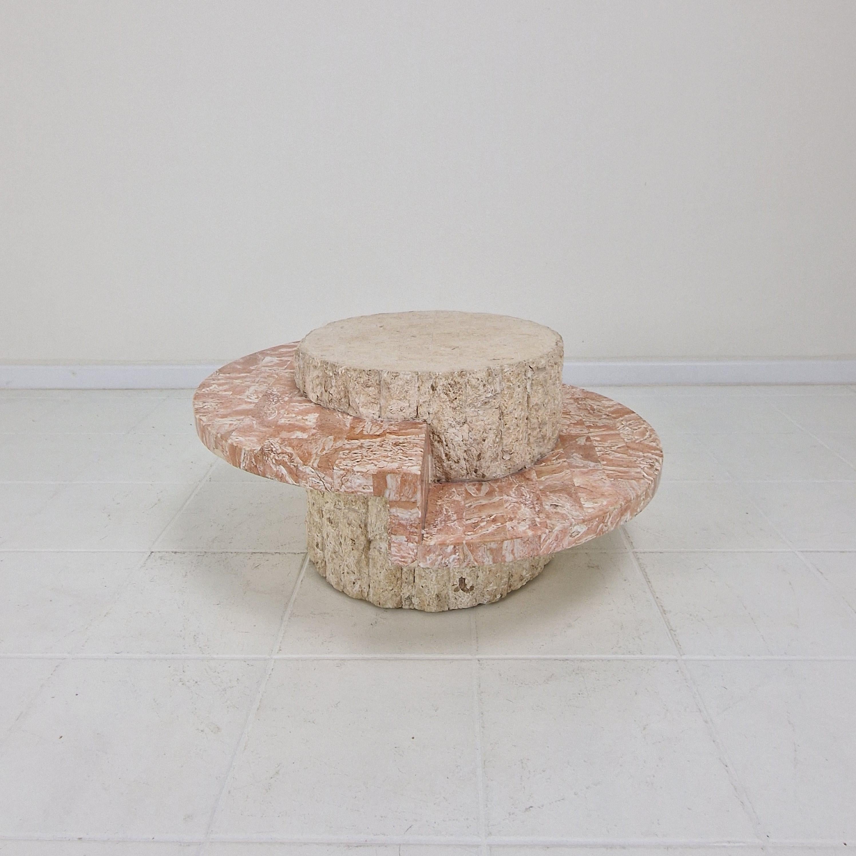 Fin du 20e siècle Table basse ronde en mactan ou pierre fossile de Magnussen Ponte, années 1980 en vente