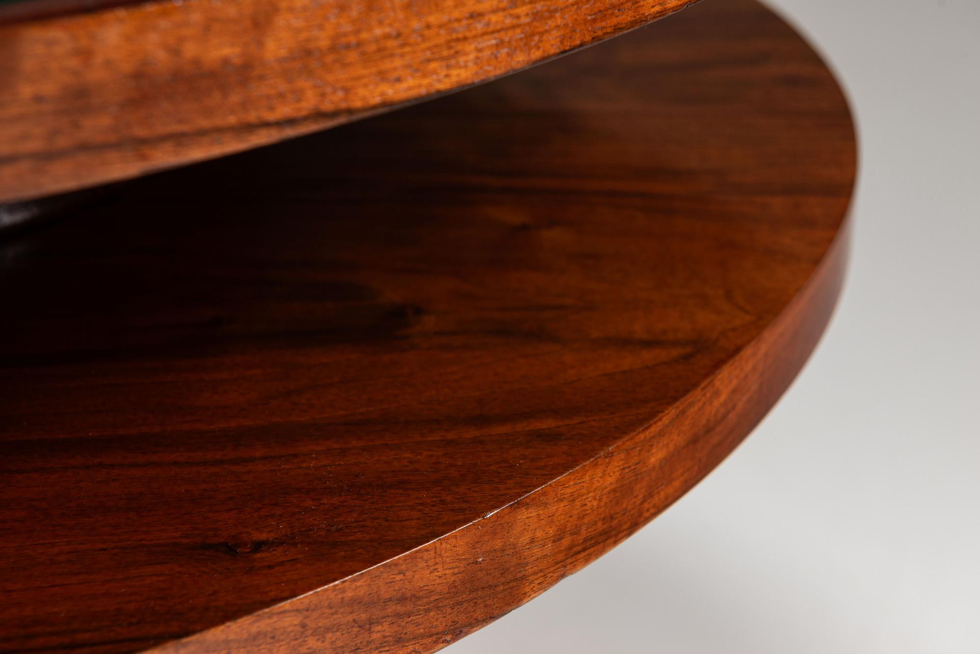 Round Mahogany Art Deco Coffee Table, 1930s For Sale 5