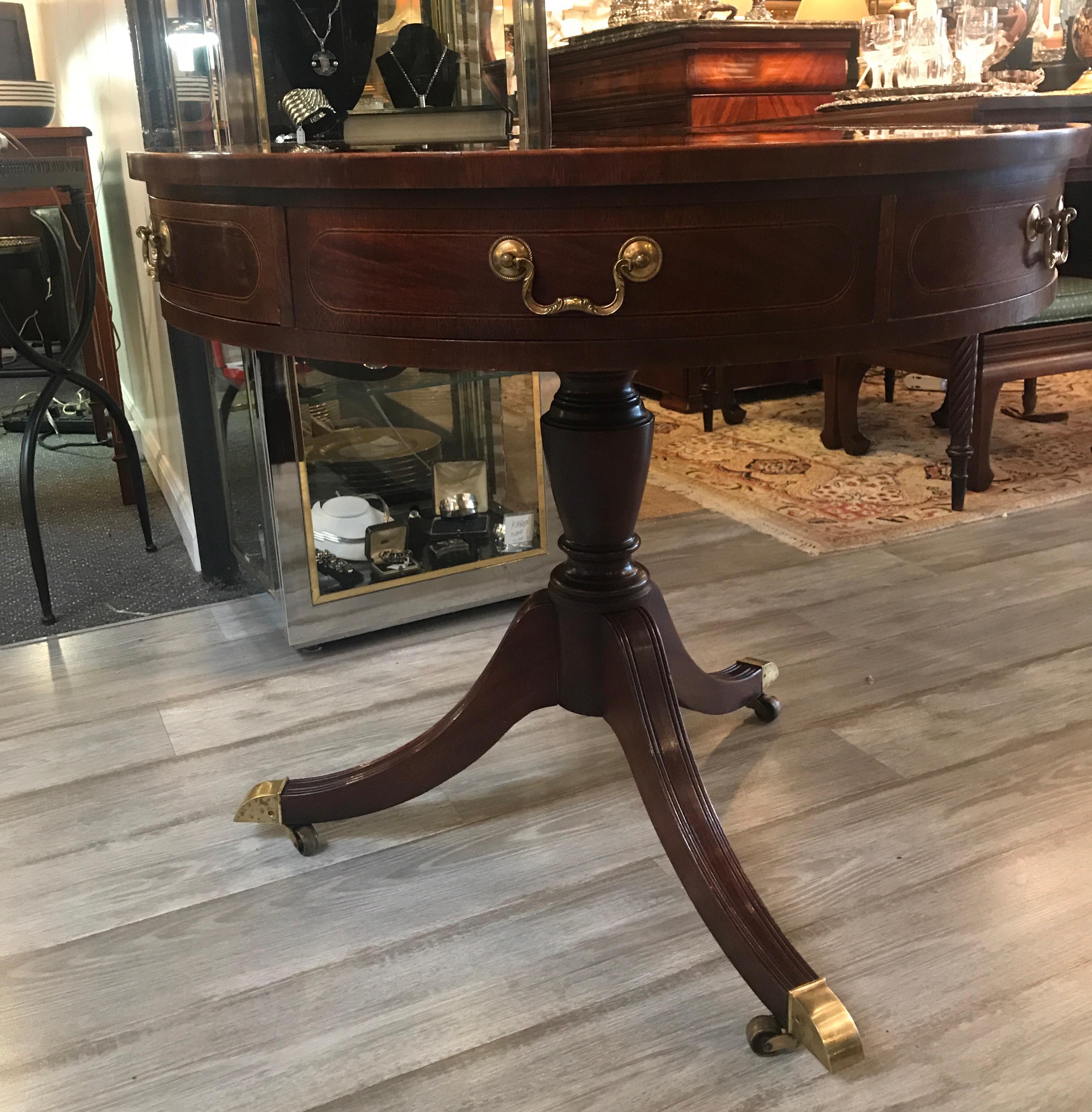Round Mahogany Banded Edge Drum Table In Good Condition In Lambertville, NJ