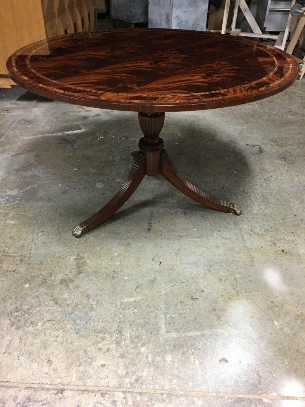 Round Mahogany Georgian Style Accent Foyer Table by Leighton Hall In New Condition For Sale In Suwanee, GA