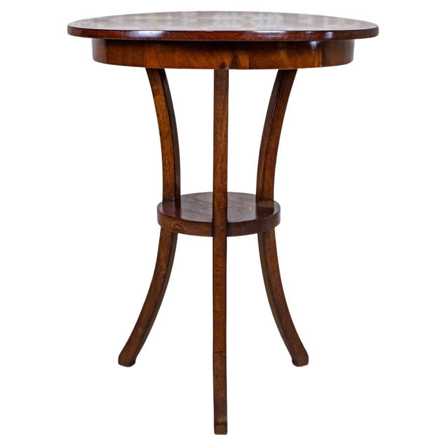 called nesting tables first half of the 20th century solid mahogany wood Suite of three small side tables