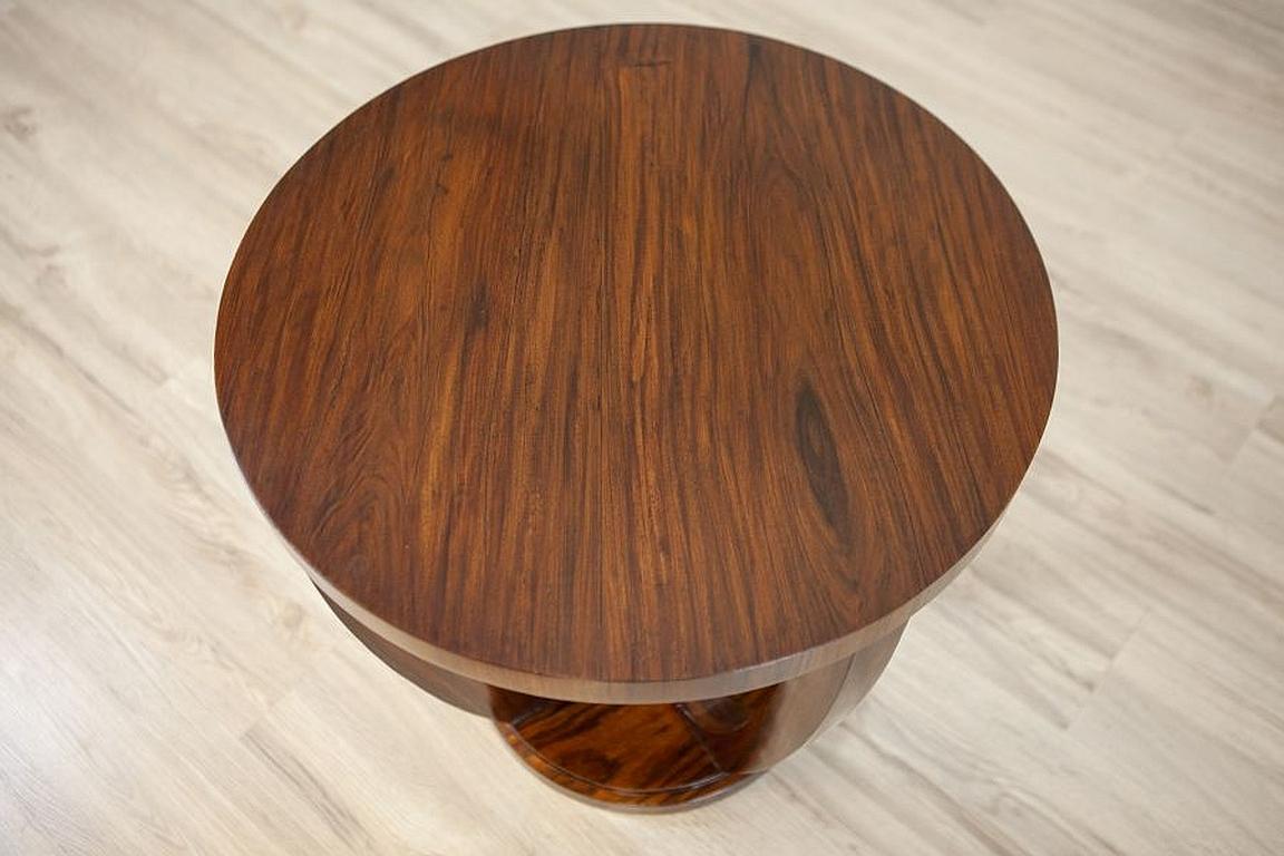 Round Mahogany Side Table From the Late 20th Century Stylized as Art Deco For Sale 2