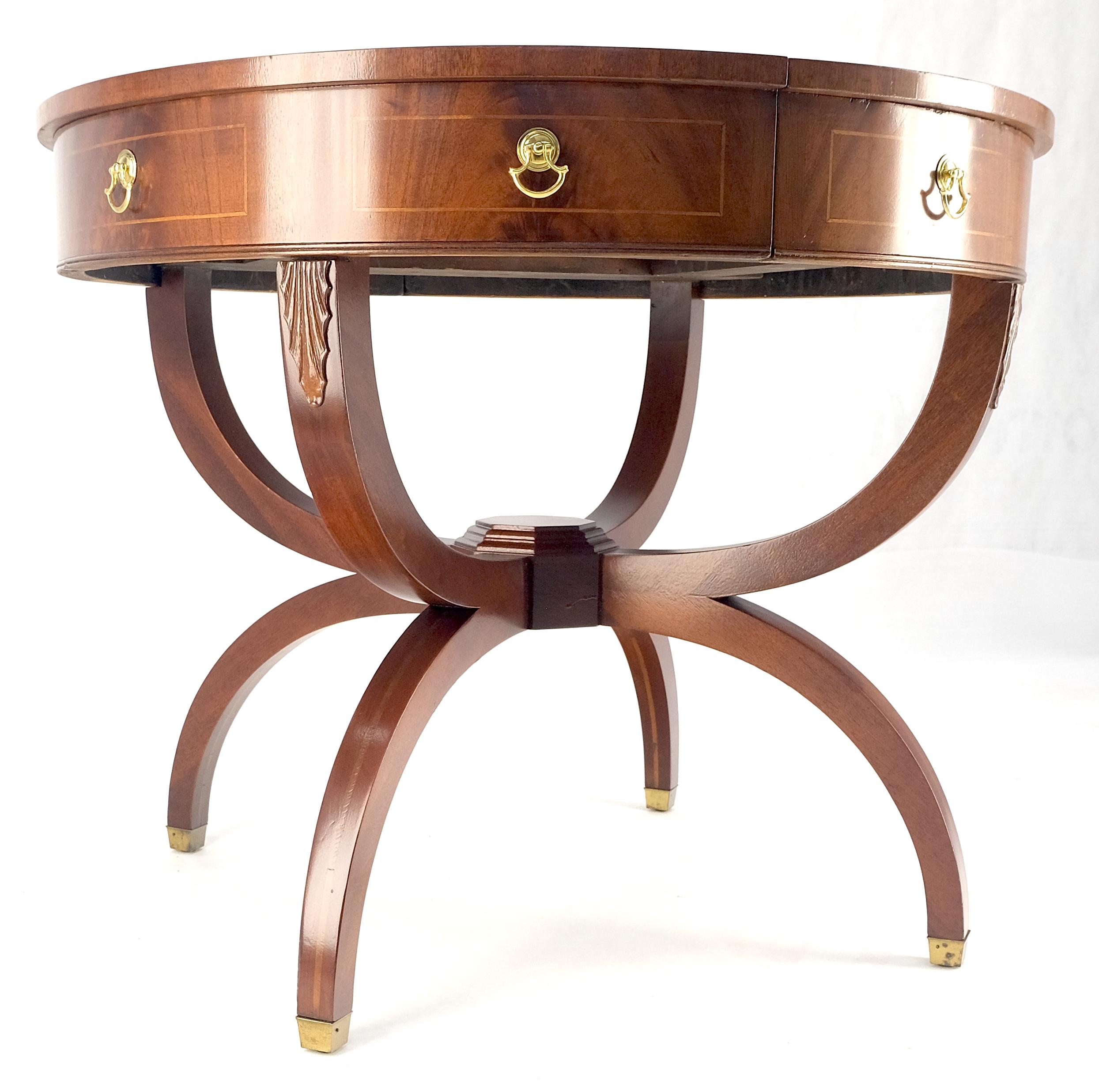 Round Mahogany Single Pedestal Drum to Duning Table w/ 2 Extension Boards Mint For Sale 4