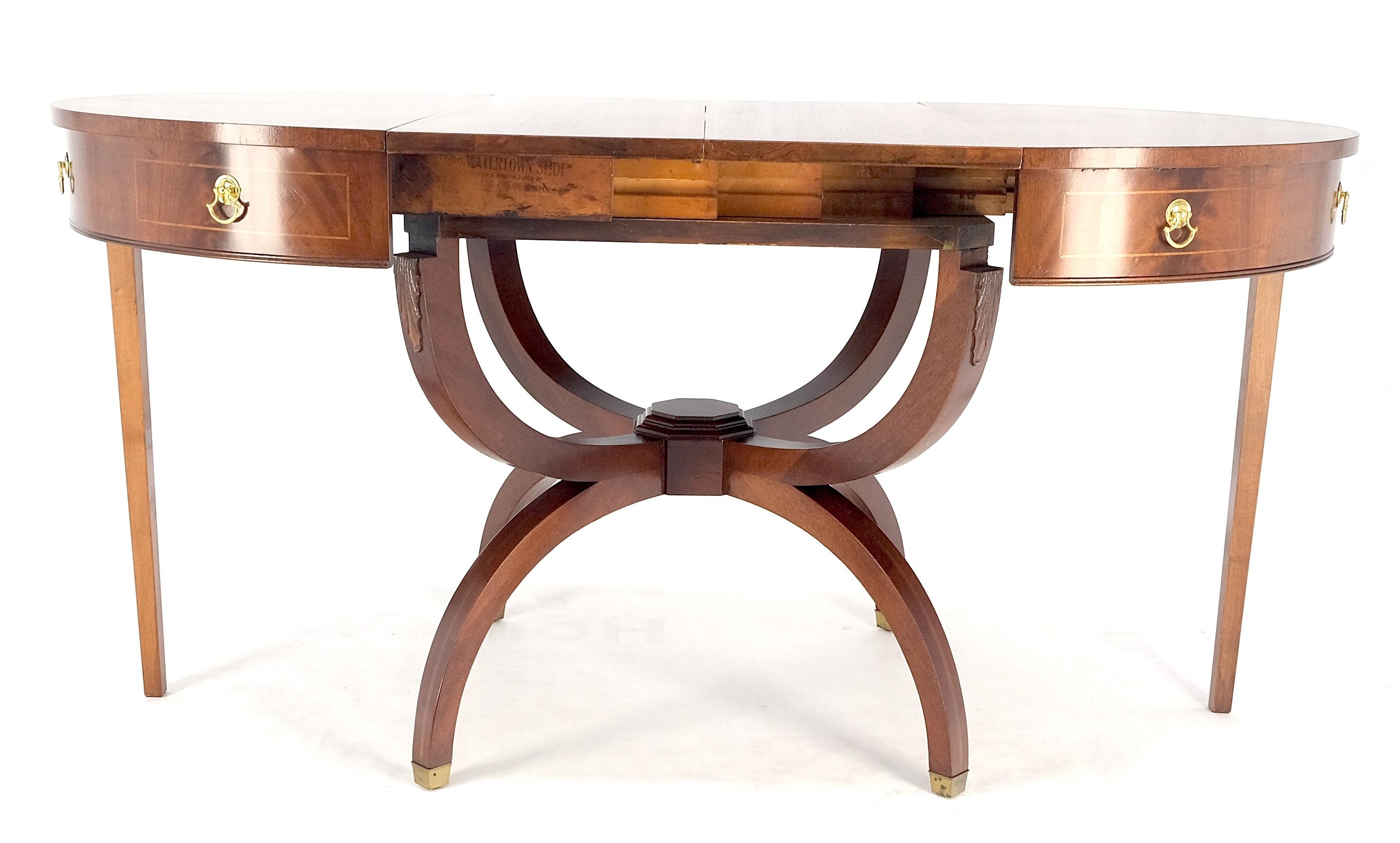 Round Mahogany Single Pedestal Drum to Duning Table w/ 2 Extension Boards Mint For Sale 10