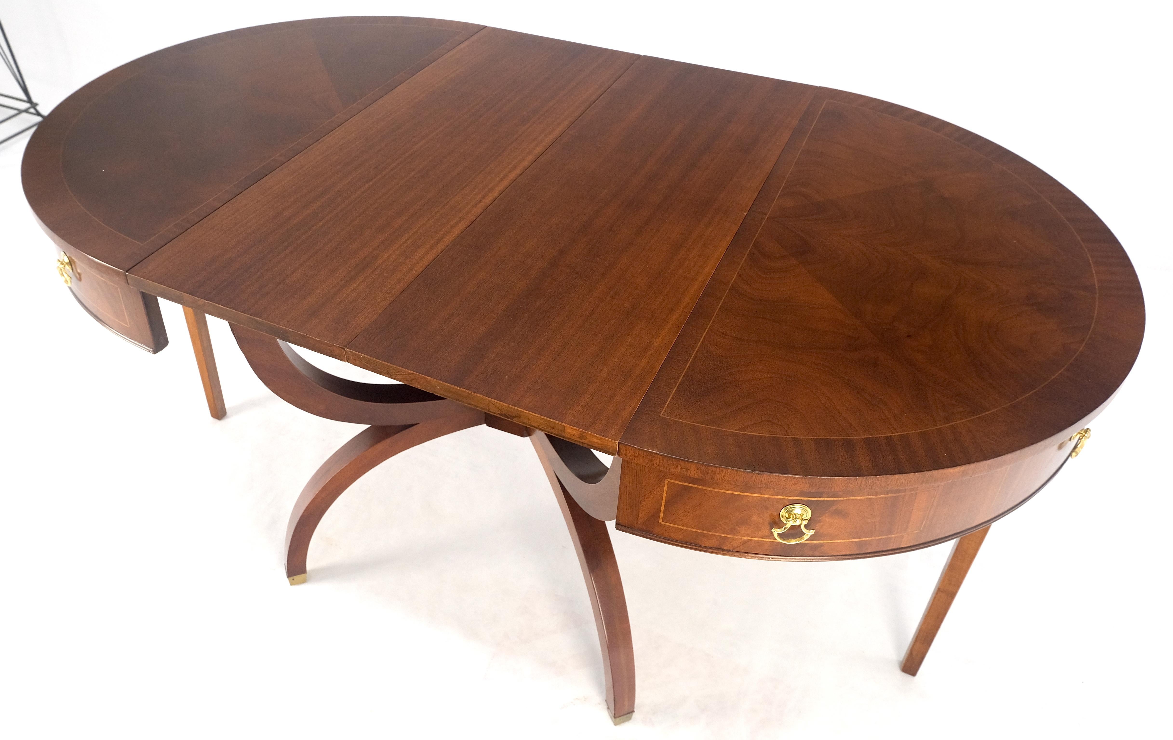 Round Mahogany Single Pedestal Drum to Duning Table w/ 2 Extension Boards Mint For Sale 11