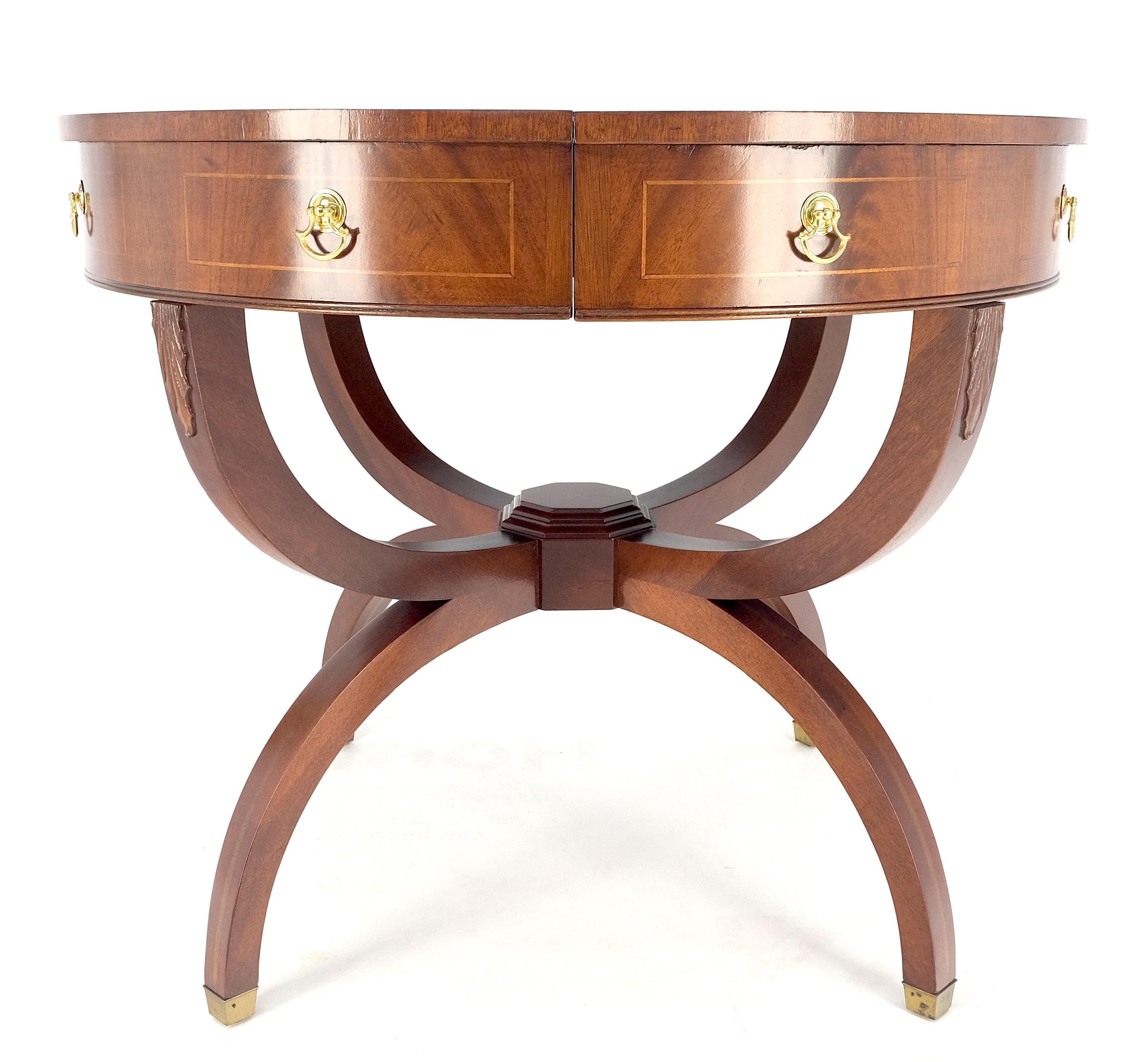 Round Mahogany Single Pedestal Drum to Duning Table w/ 2 Extension Boards Mint For Sale 1