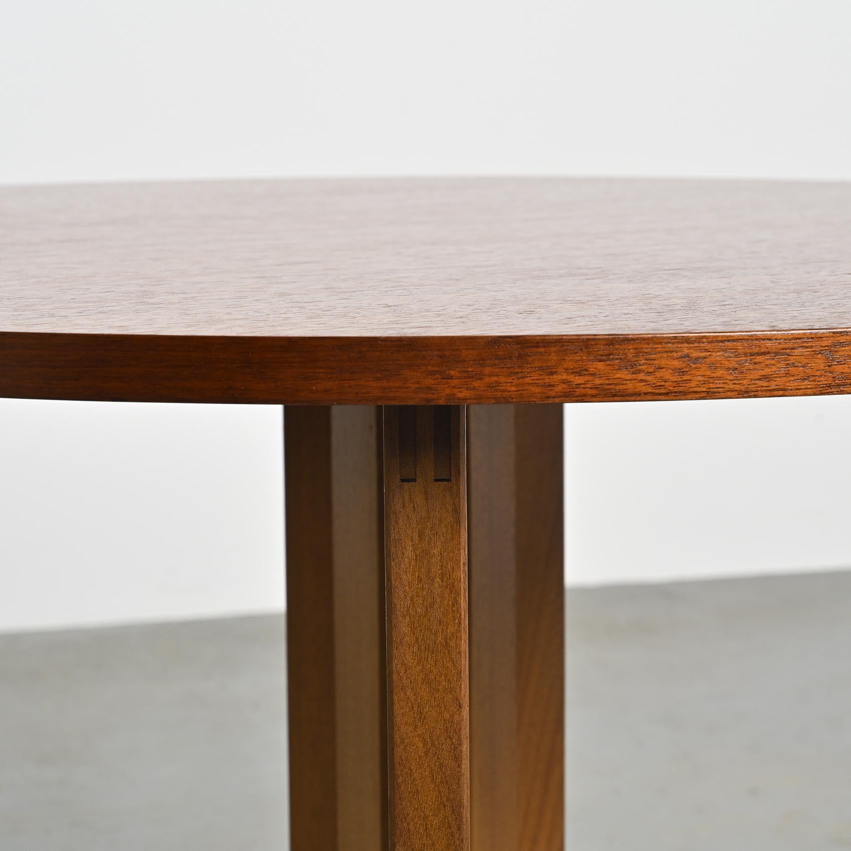 French Round mahogany table by André Sornay, Meubles Sornay 1960 For Sale