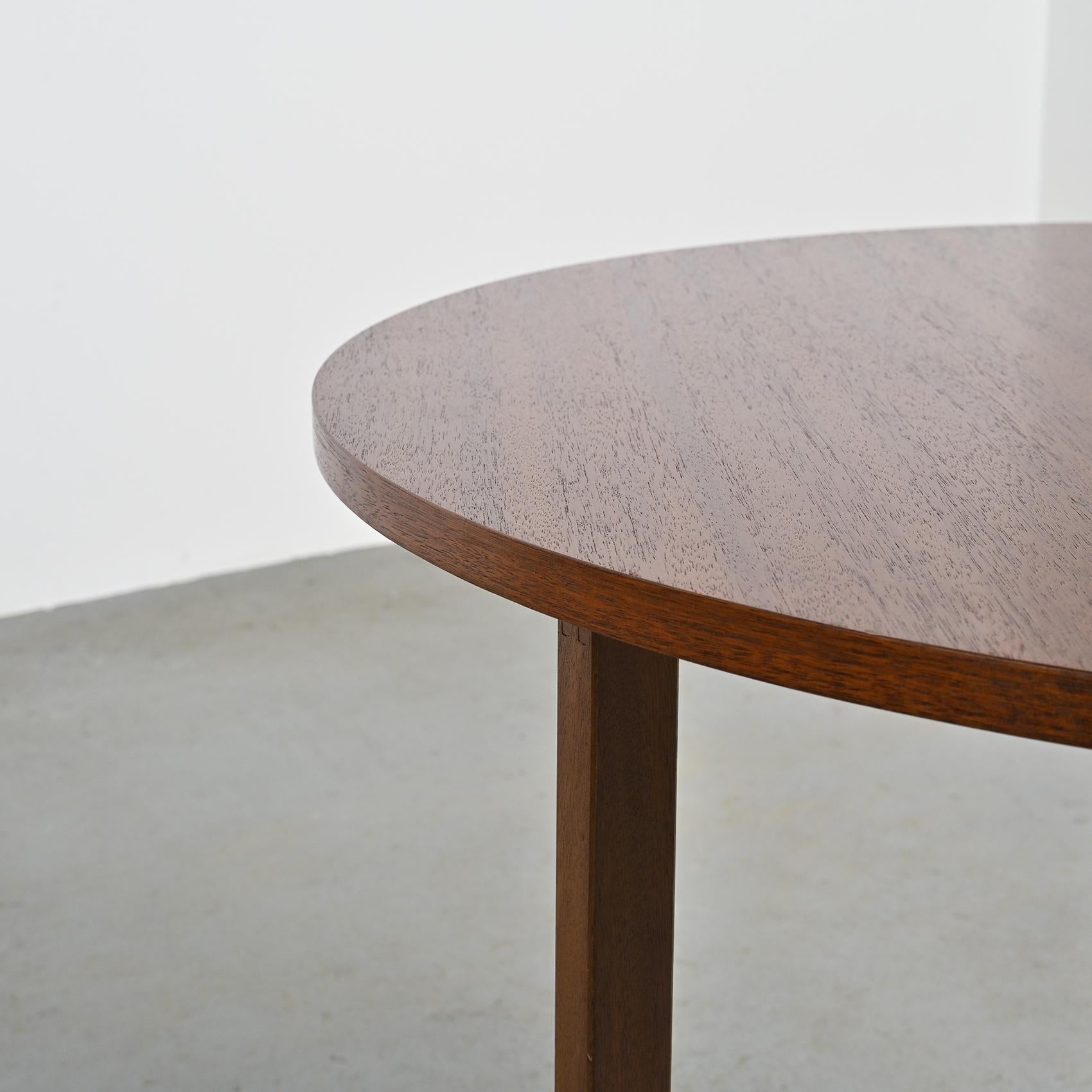 Round mahogany table by André Sornay, Meubles Sornay 1960 For Sale 1