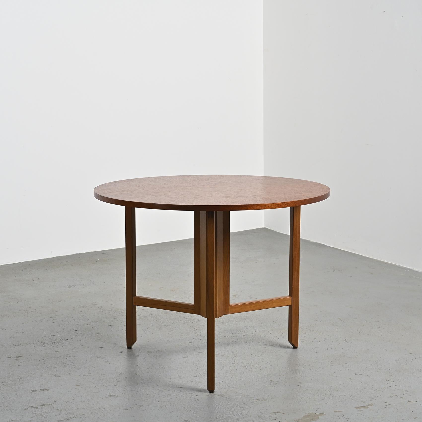 Round mahogany table by André Sornay, Meubles Sornay 1960 For Sale 2