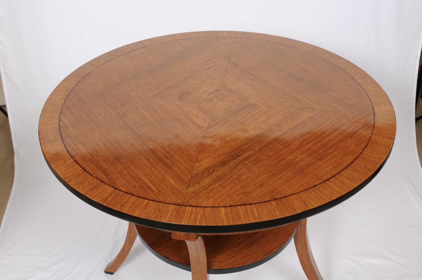 Round Mahogany Table In Good Condition For Sale In Atlanta, GA
