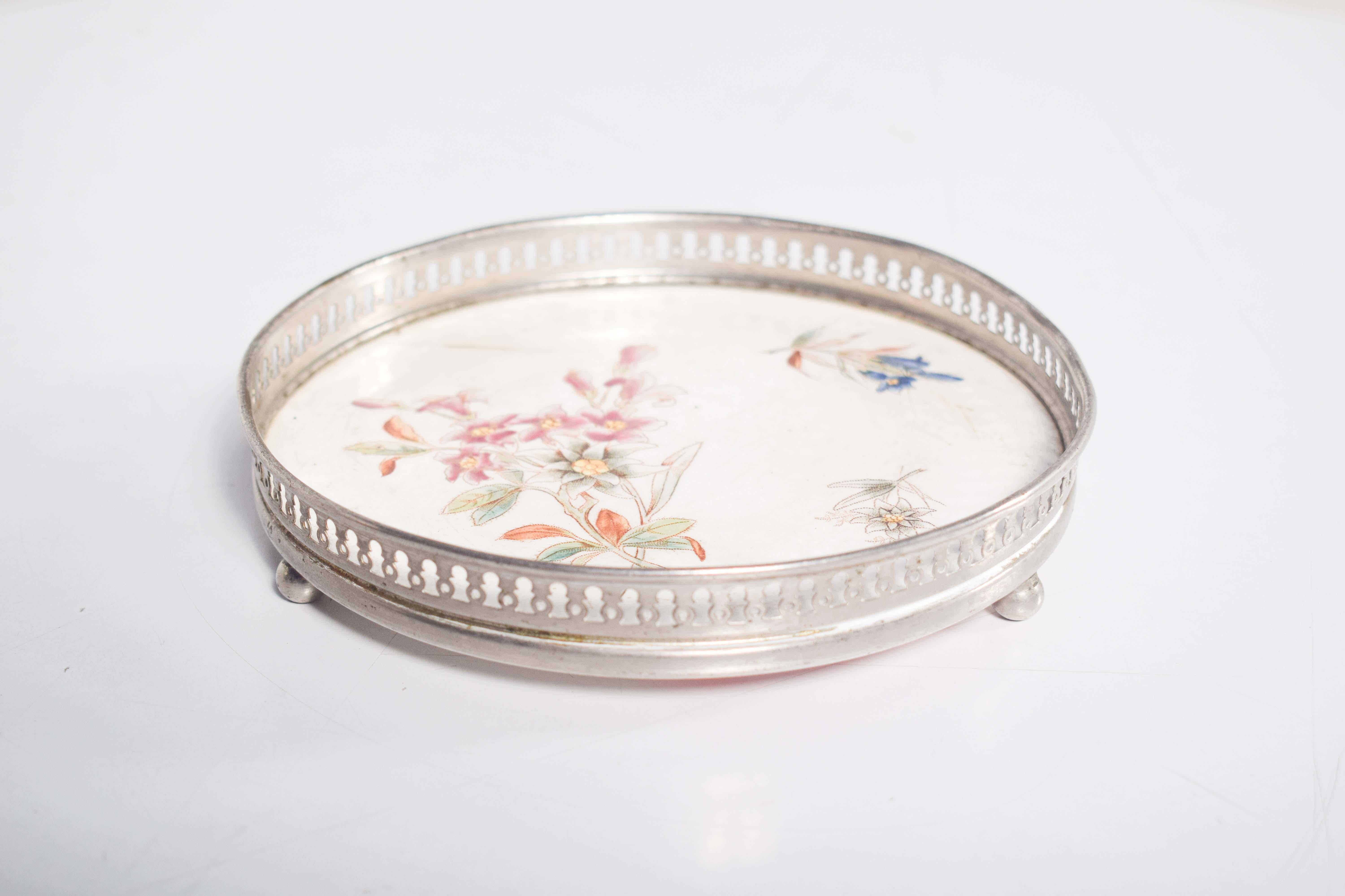 Mid-Century moderno Vassoio rotondo in ceramica smaltata in vendita