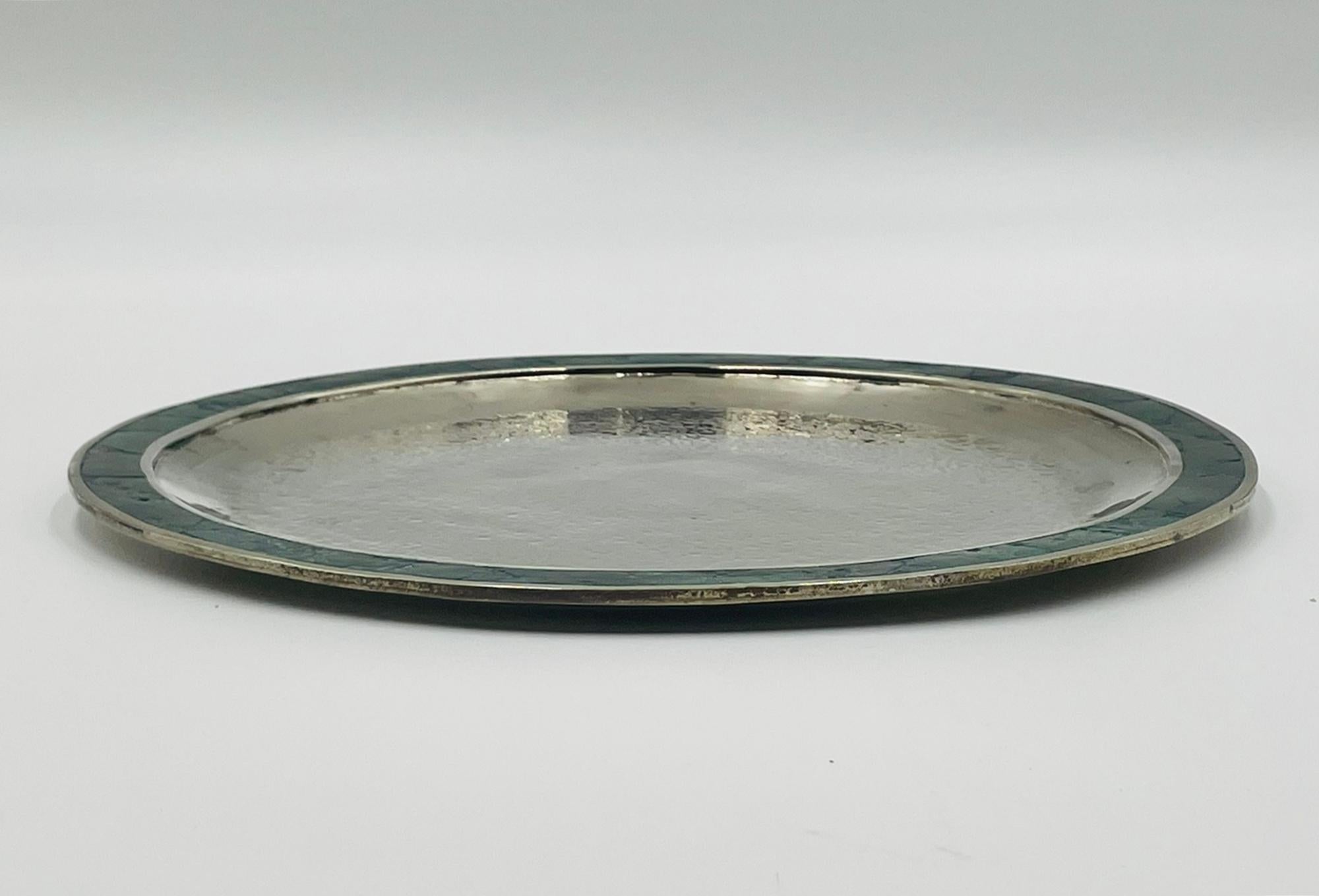 Fatto a mano Vassoio rotondo in malachite e placca d'argento, Messico, anni '50, nello stile di Los Castill in vendita