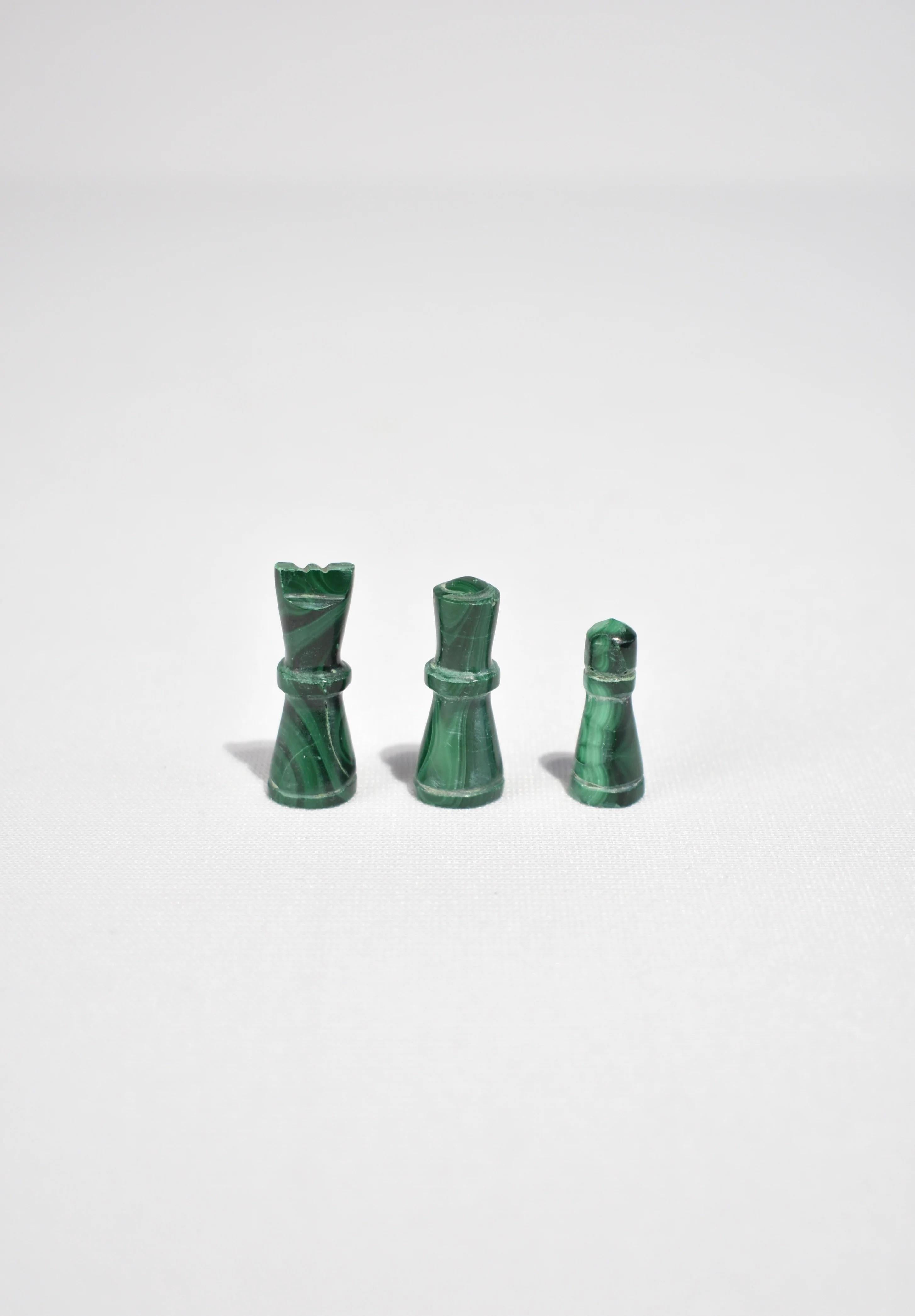 Stone Round Malachite Chess Set