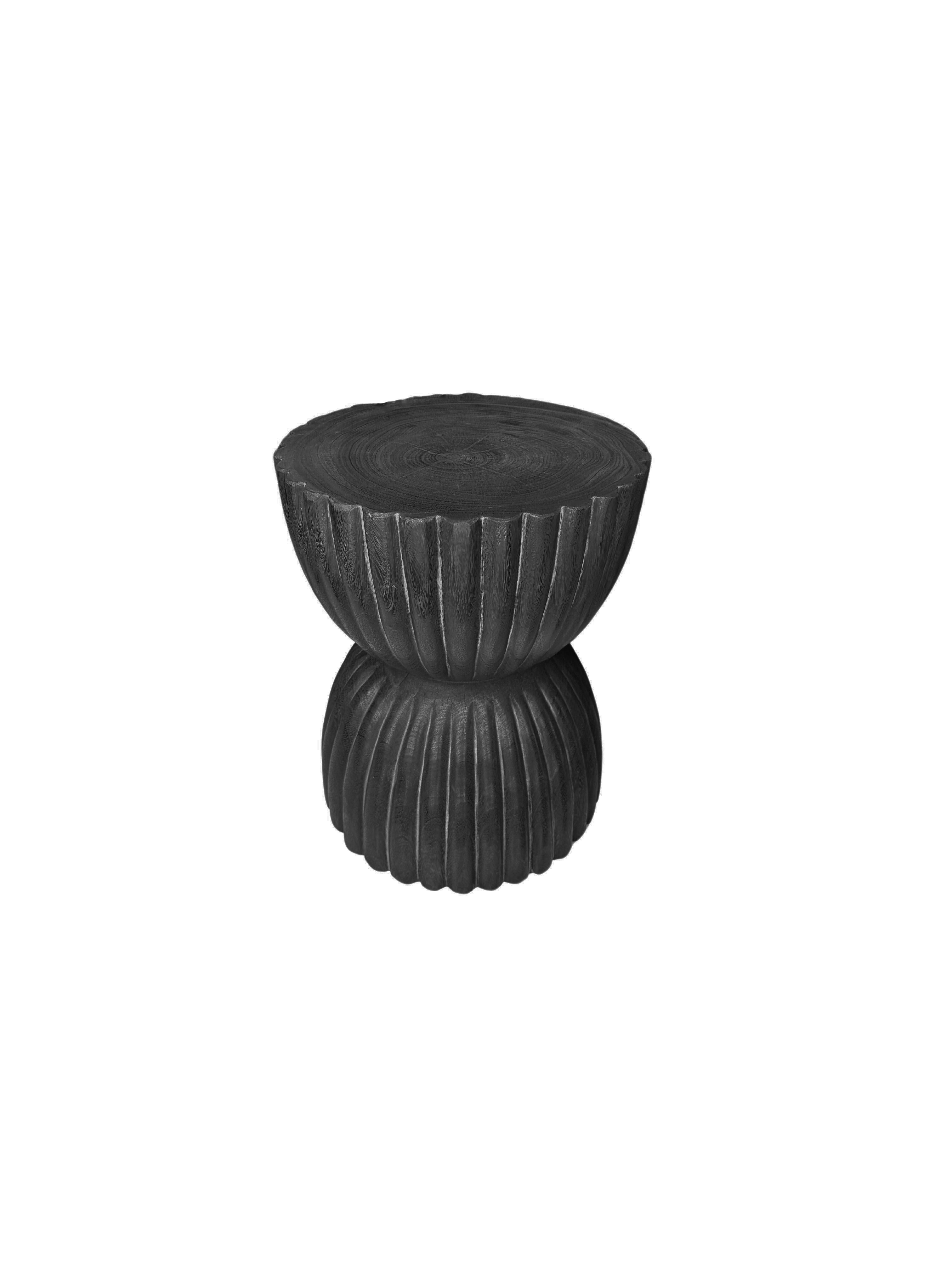 Organic Modern Round Mango Wood Side Table, Carved Detailing, Modern Organic, Burnt Finish For Sale