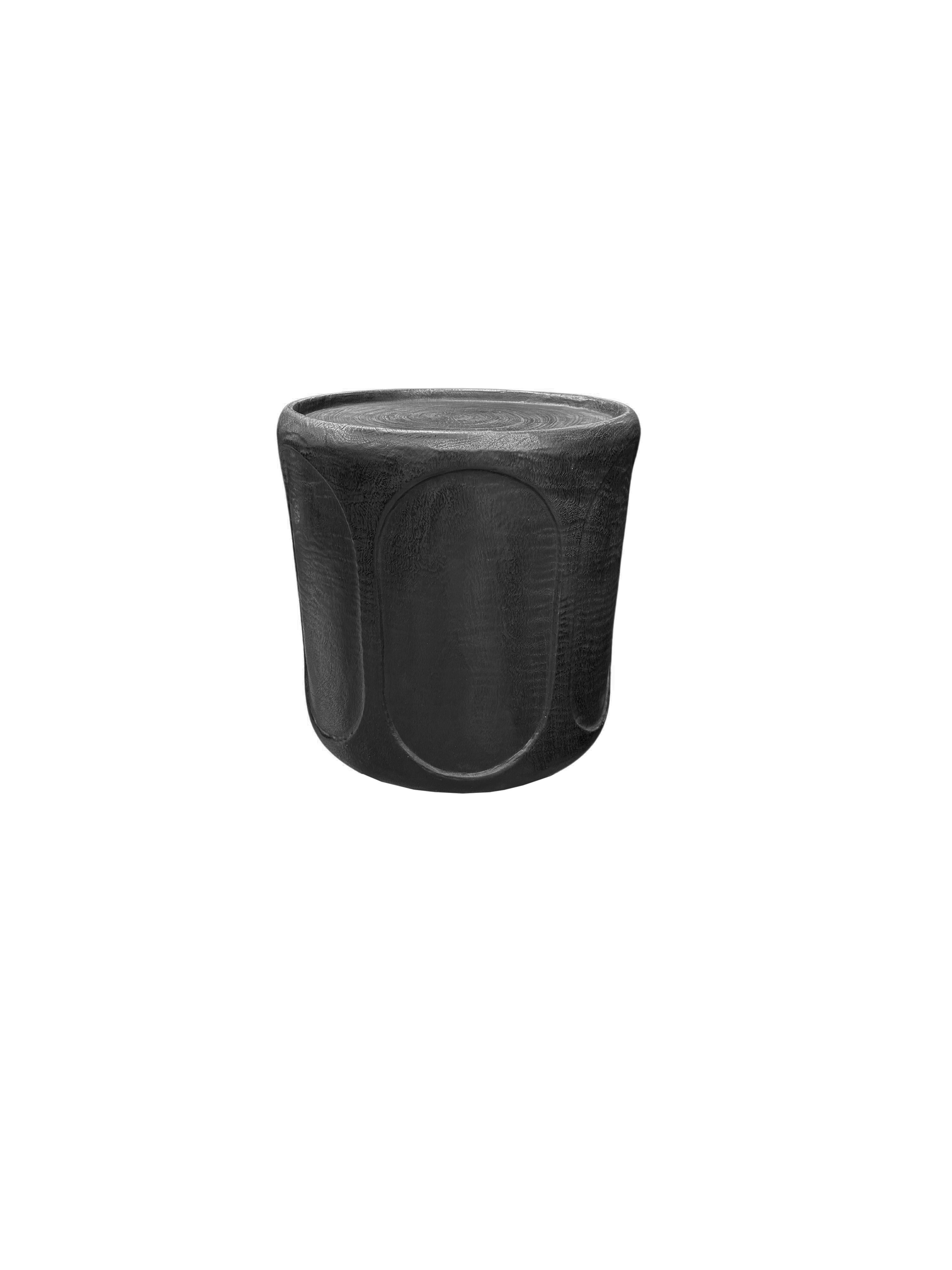 Organic Modern Round Mango Wood Side Table, Carved Detailing, Modern Organic For Sale
