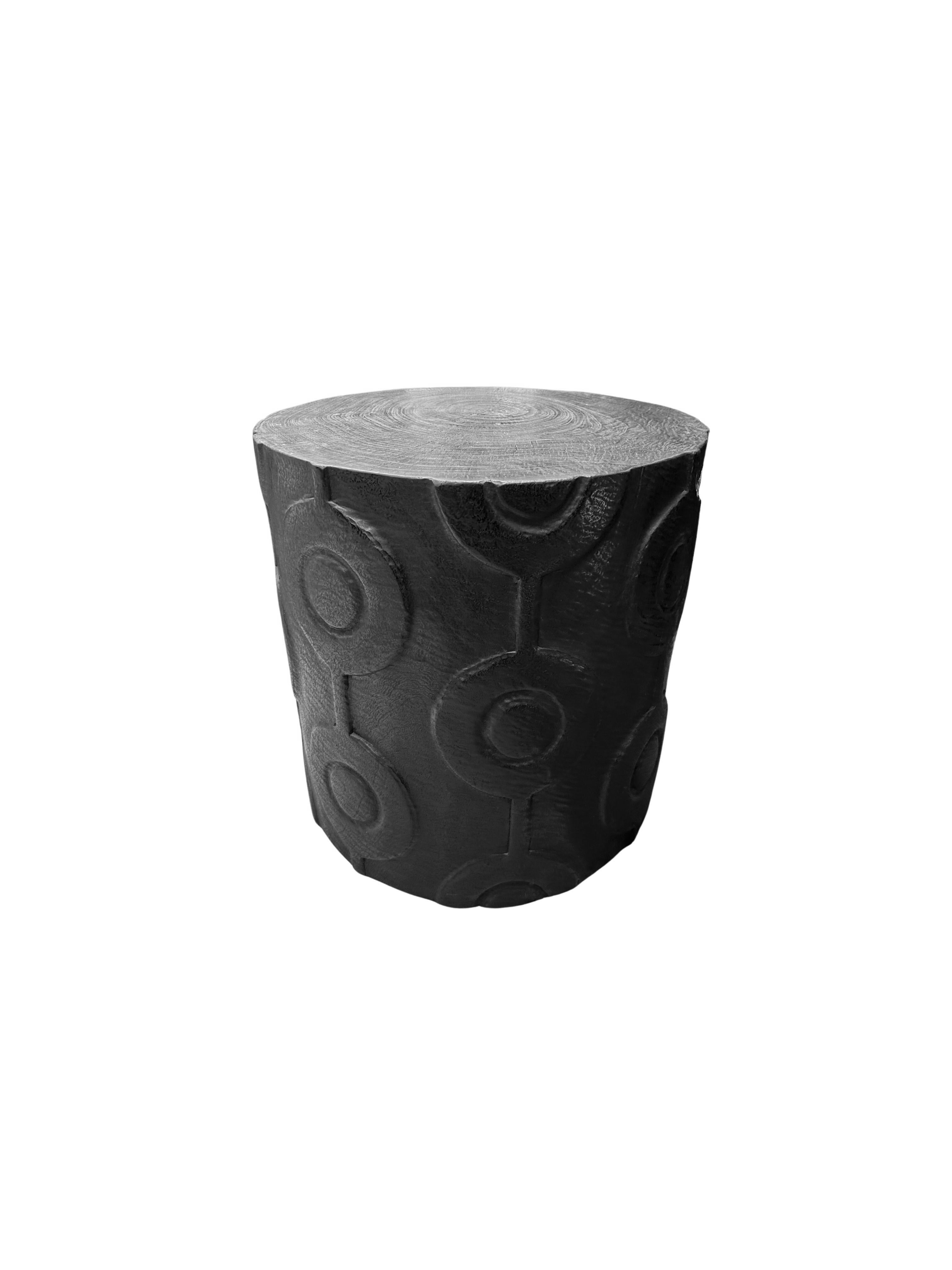 Organic Modern Round Mango Wood Side Table, Carved Detailing, Modern Organic For Sale