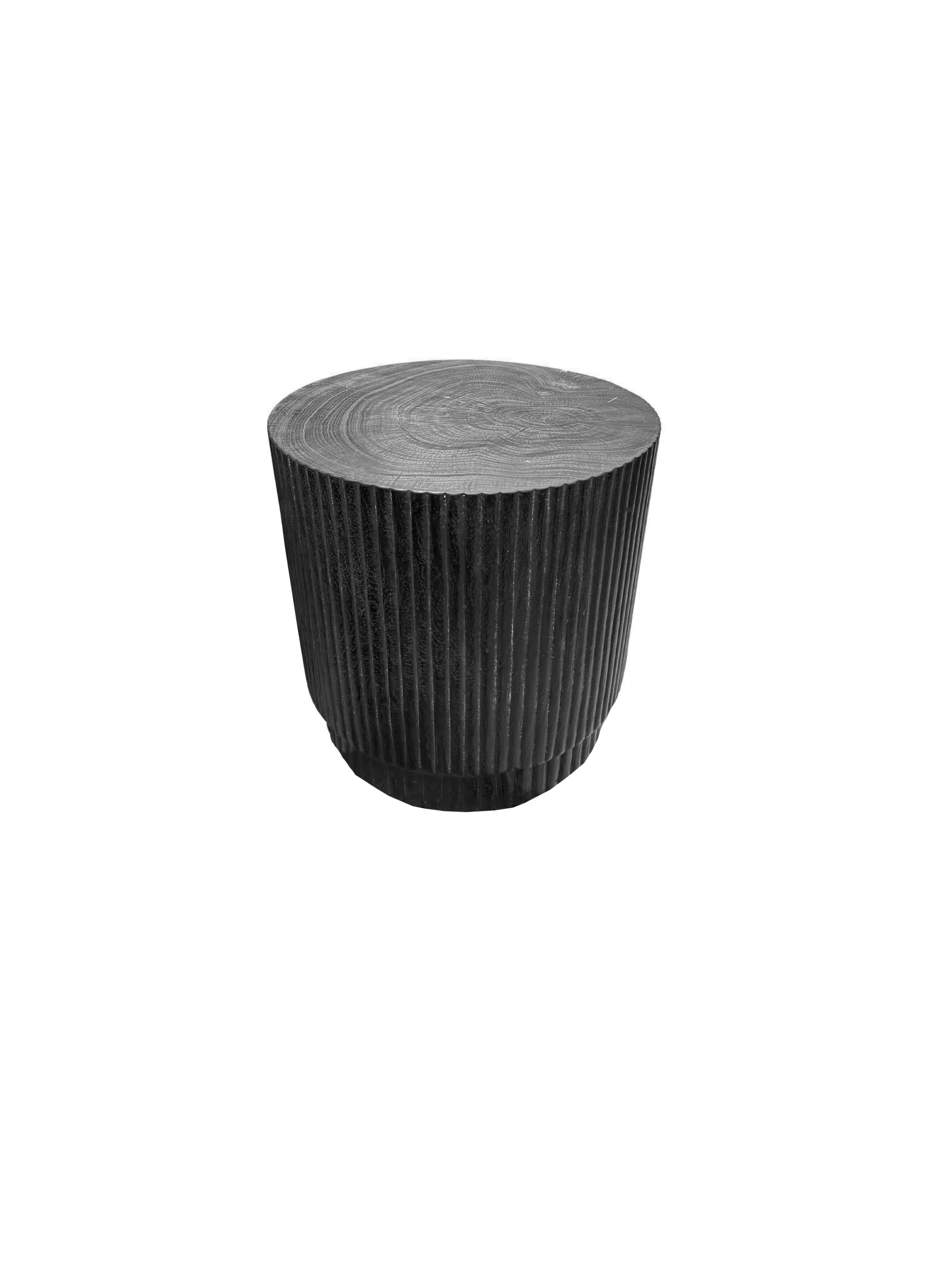 Organic Modern Round Mango Wood Side Table, Carved Detailing, Modern Organic For Sale