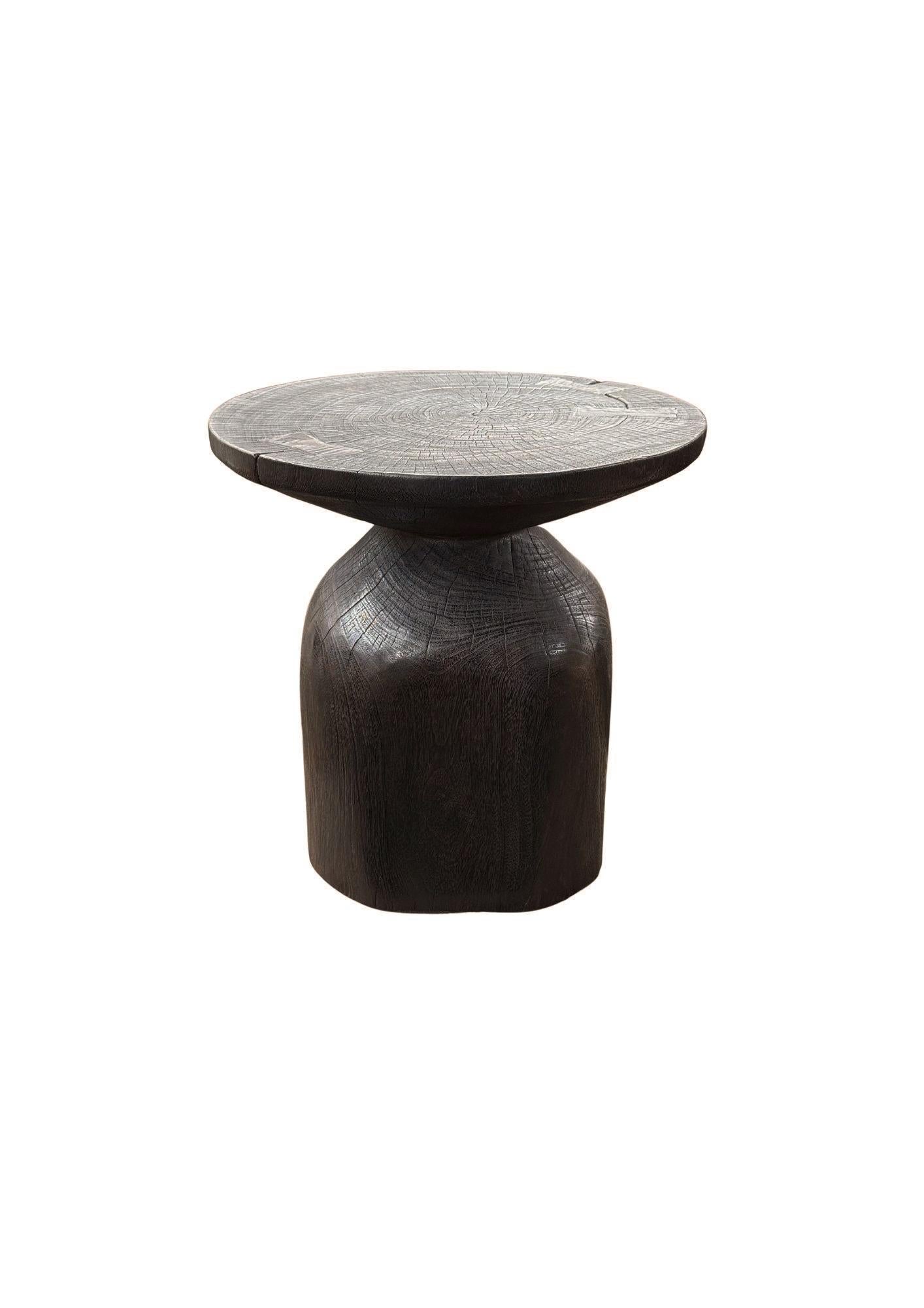 Round Mango Wood Side Table, Modern Organic, Brown Finish In New Condition For Sale In Jimbaran, Bali