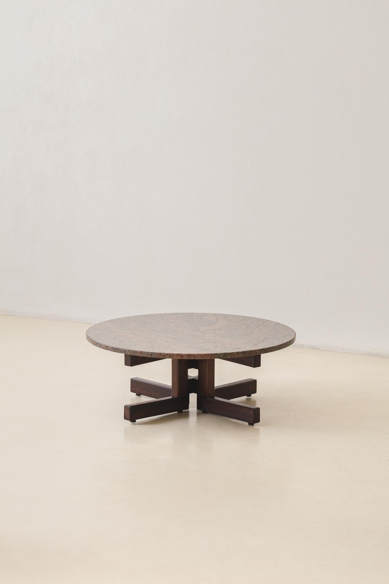 Round Marble Coffee Table by Celina Decorações, Midcentury Brazilian, 1960s In Good Condition For Sale In New York, NY