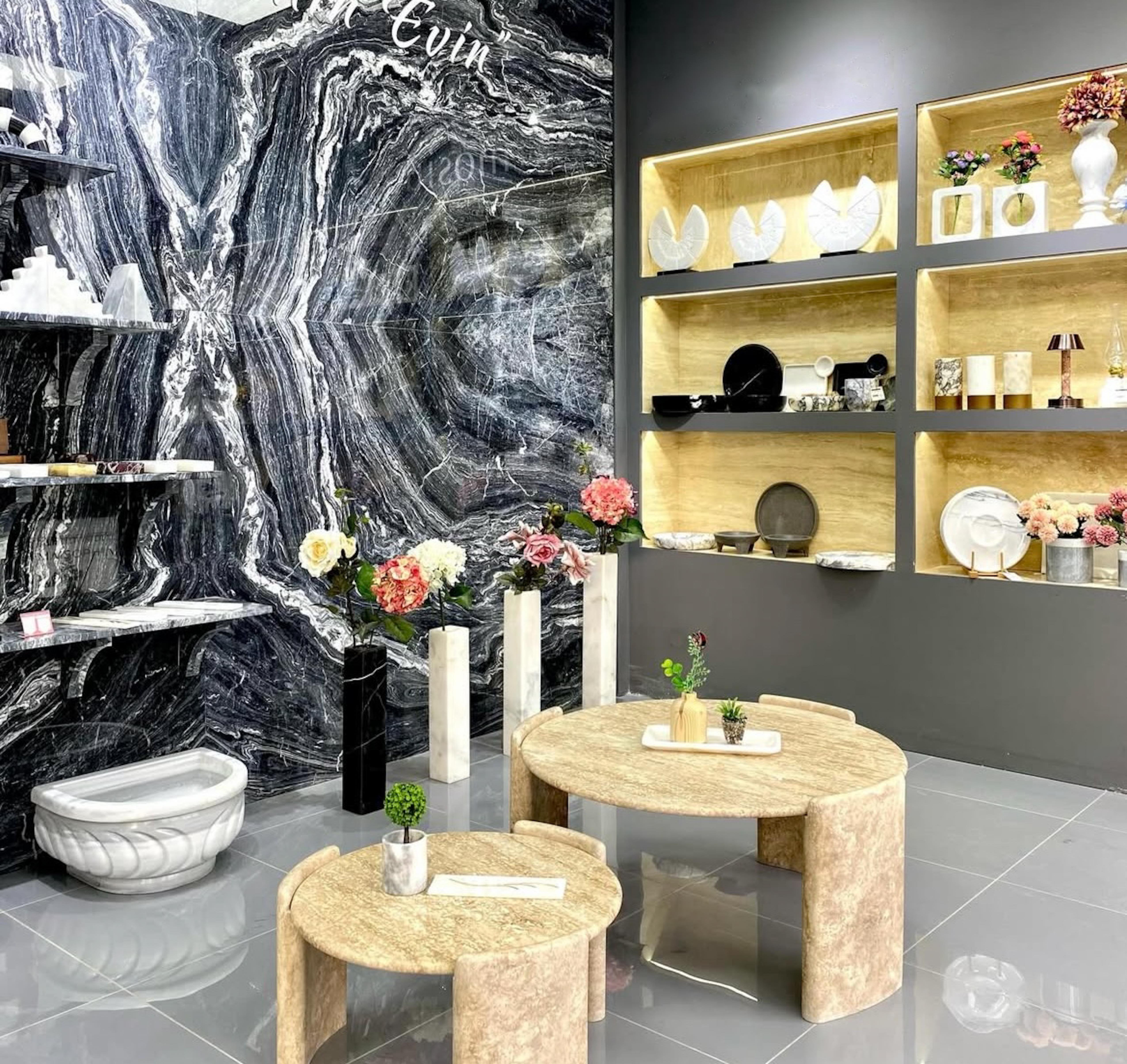 TRAVERTINE STONE COFFEE TABLE

Type of Stone: Travertine
Dimensions: 40