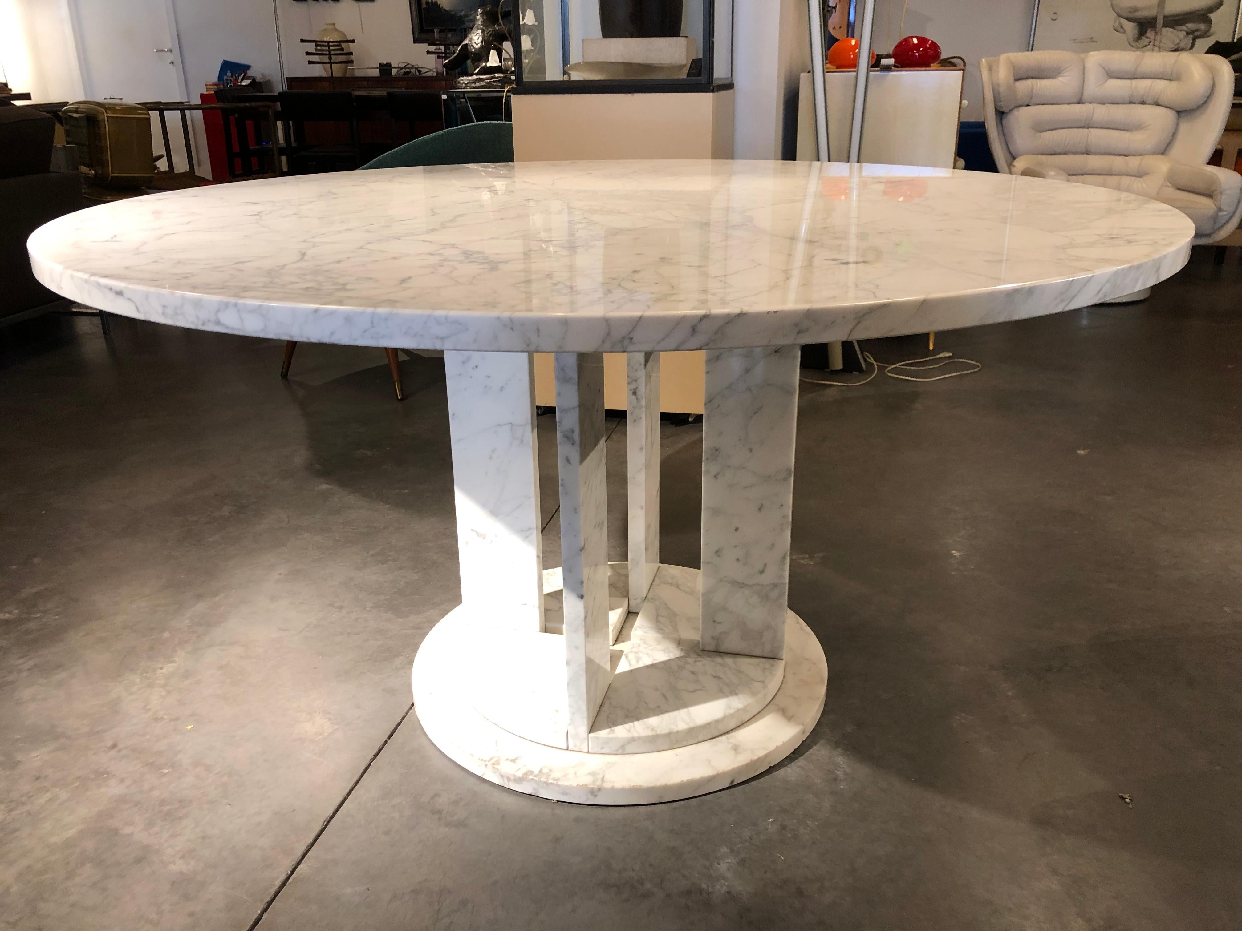 Carrara Marble Round Marble Diner Table