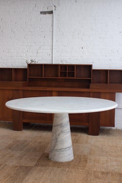 Round Marble Dining Table in the Style of Angelo Mangiarotti