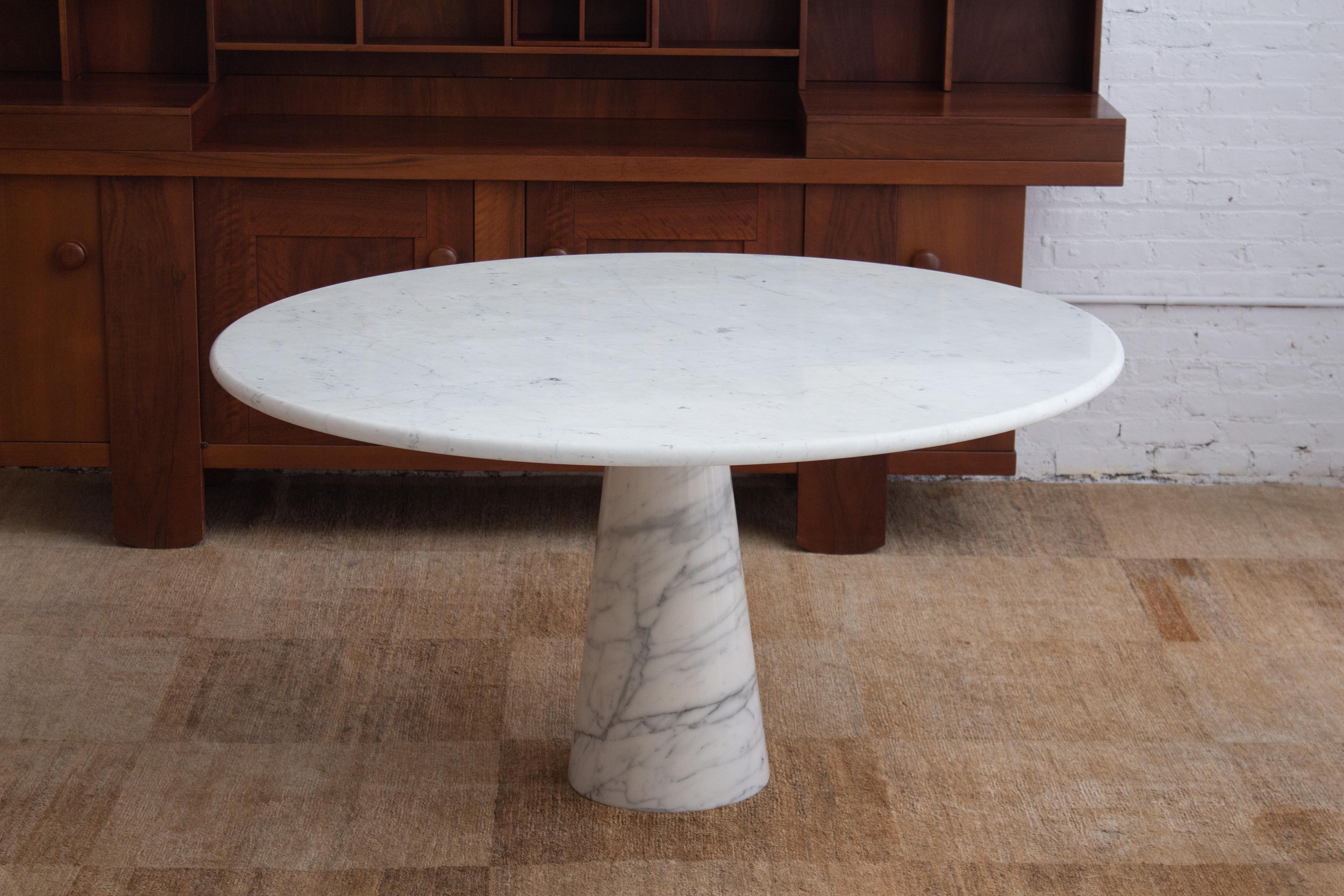 Italian Round Marble Dining Table in the Style of Angelo Mangiarotti