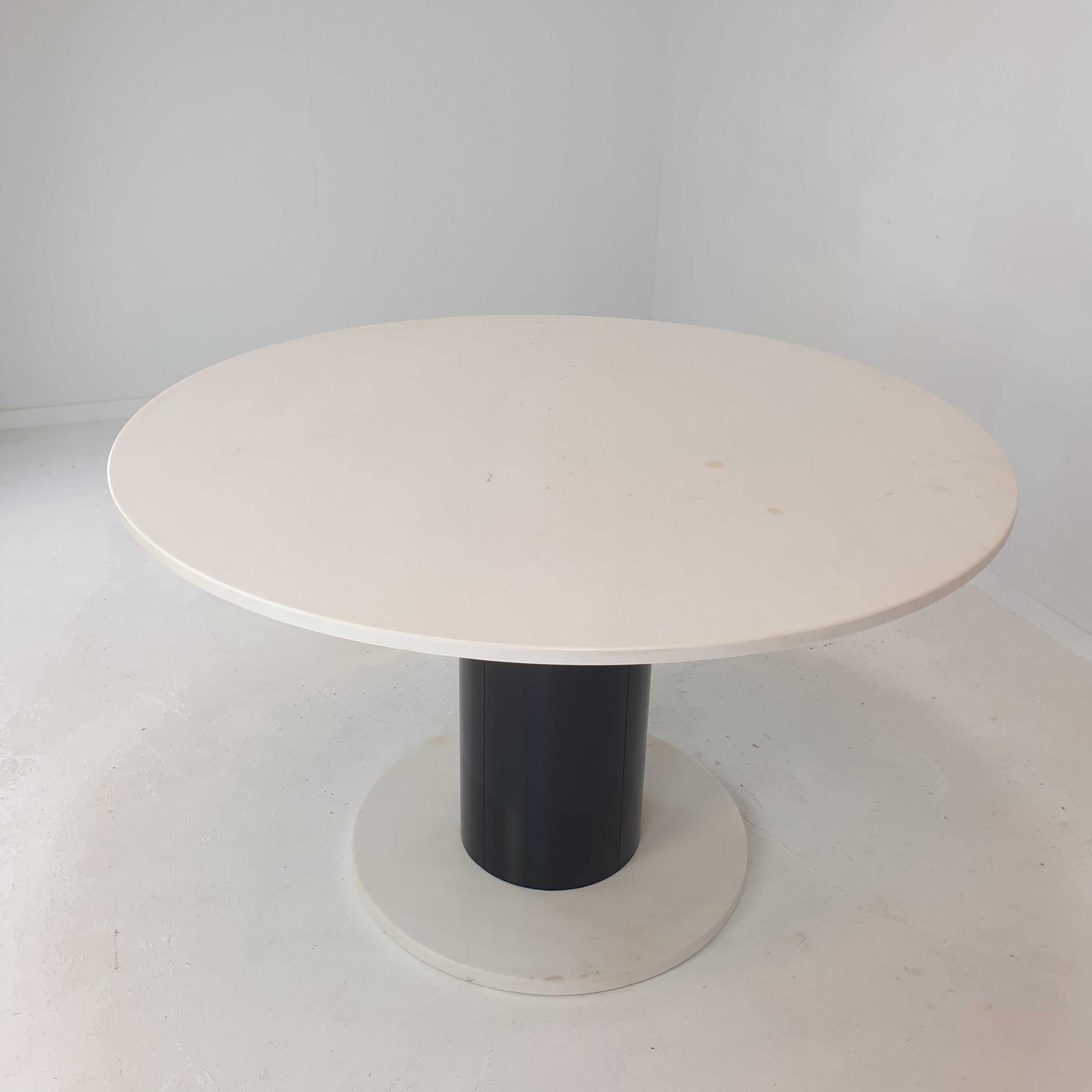 Round Marble Dining Table in the Style of Ettore Sottsass, 1980's For Sale 3