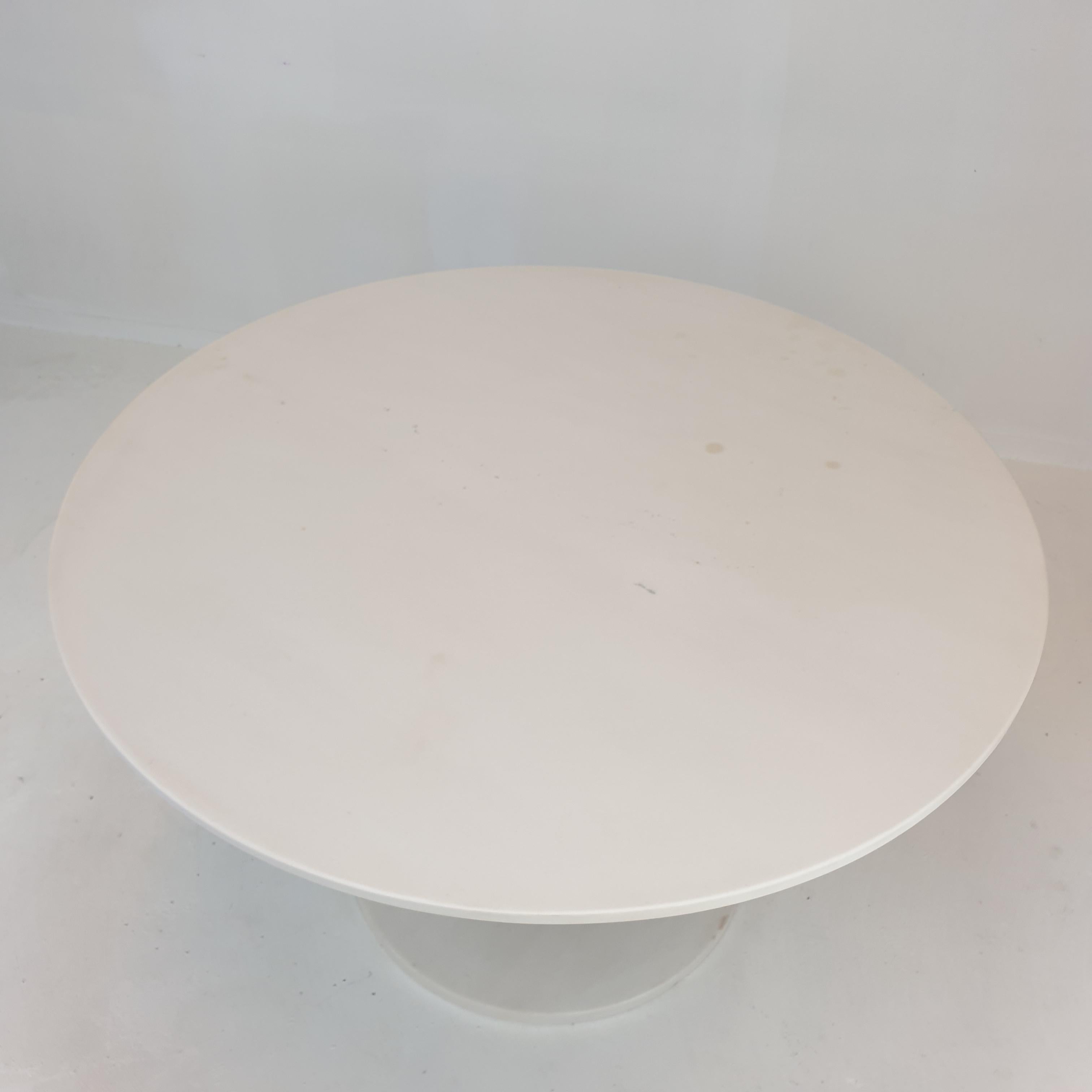 Round Marble Dining Table in the Style of Ettore Sottsass, 1980's For Sale 5