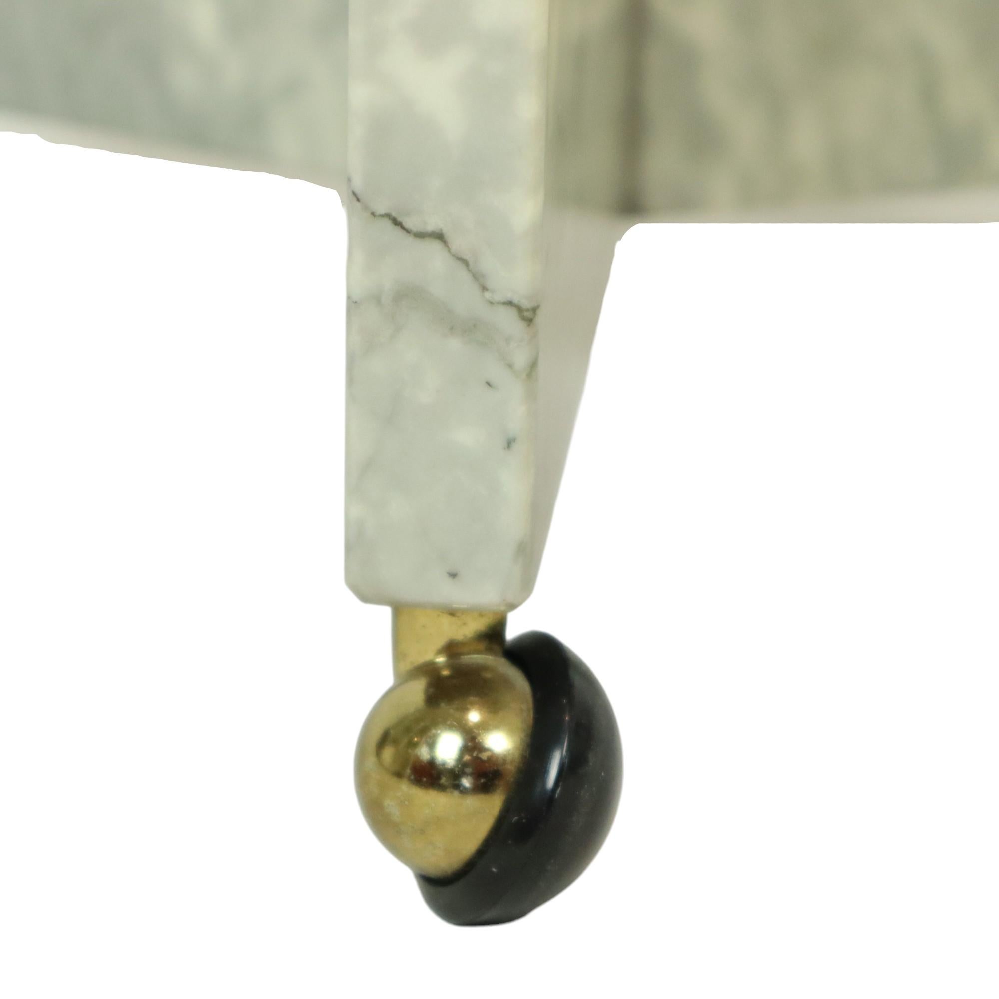 Table d'appoint ronde en marbre Table à plantes sur roulettes 1970 en vente 5