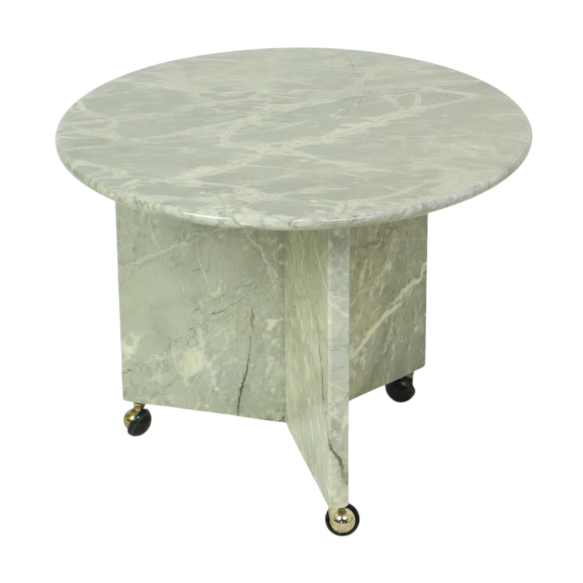 Marbre Table d'appoint ronde en marbre Table à plantes sur roulettes 1970 en vente