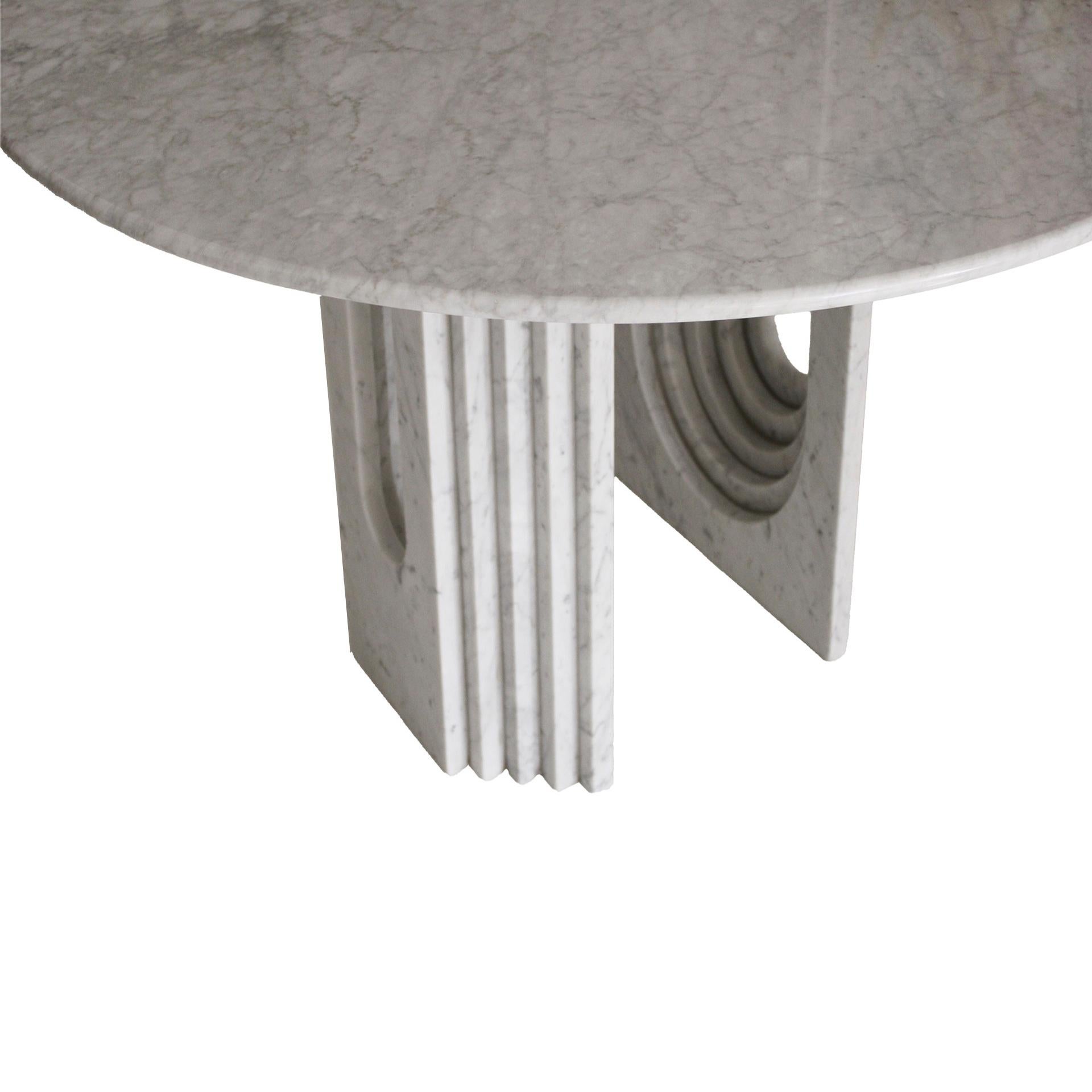 Round Marble Table designed by Carlo Scarpa for Cattelan, Italy 70s In Good Condition In Madrid, ES