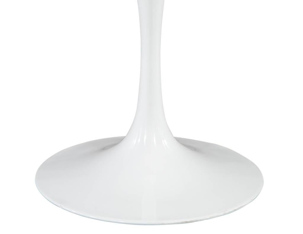 American Round Marble Top Breakfast Table with Polished White Tulip Pedestal For Sale