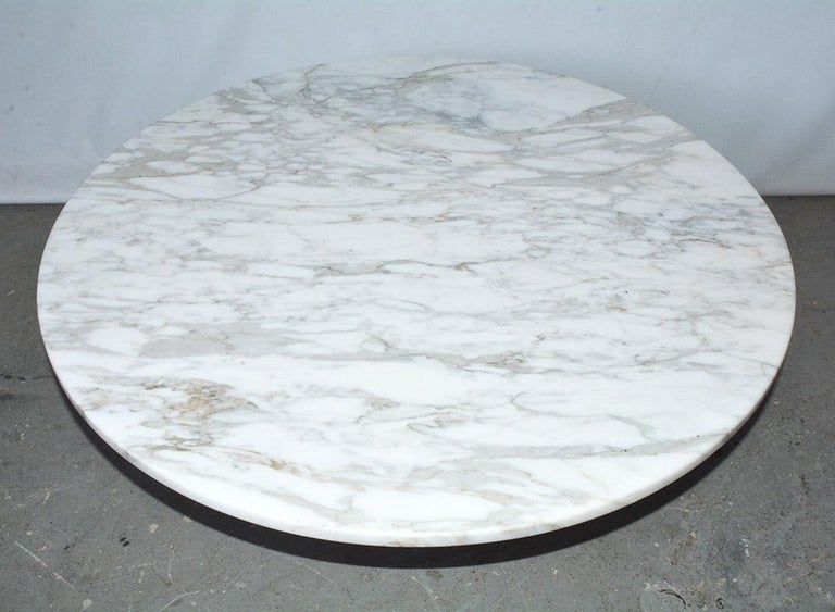 Round Marble Top Coffee Table with Carved Marble Base For Sale 2