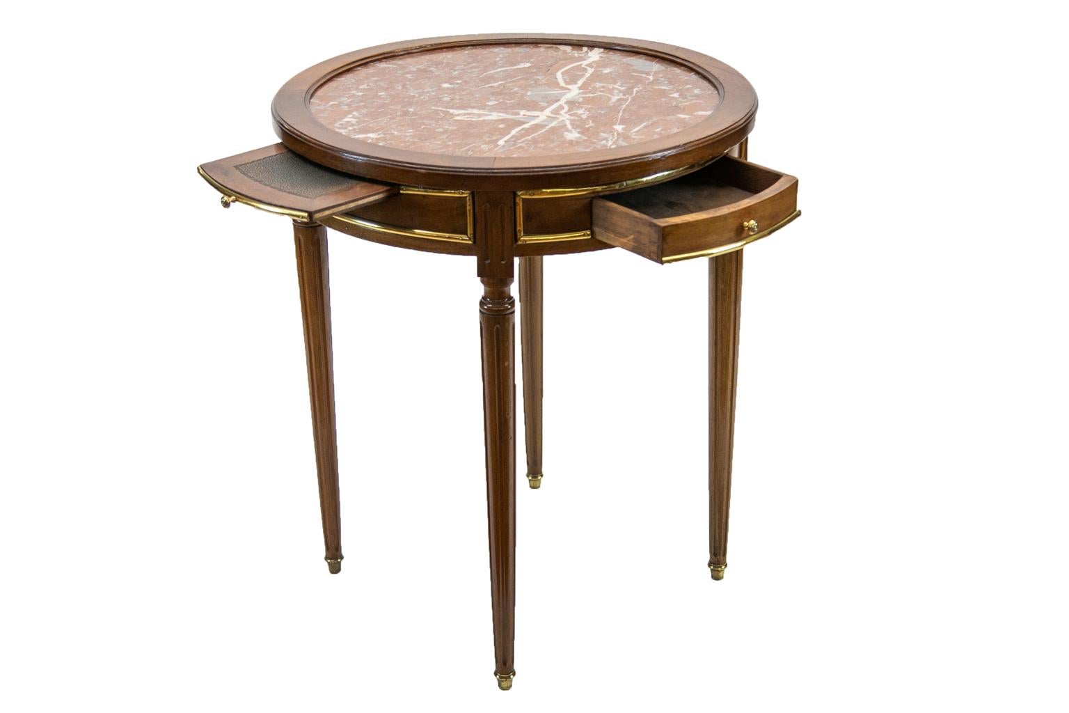Table centrale française ronde à plateau en marbre en vente 3