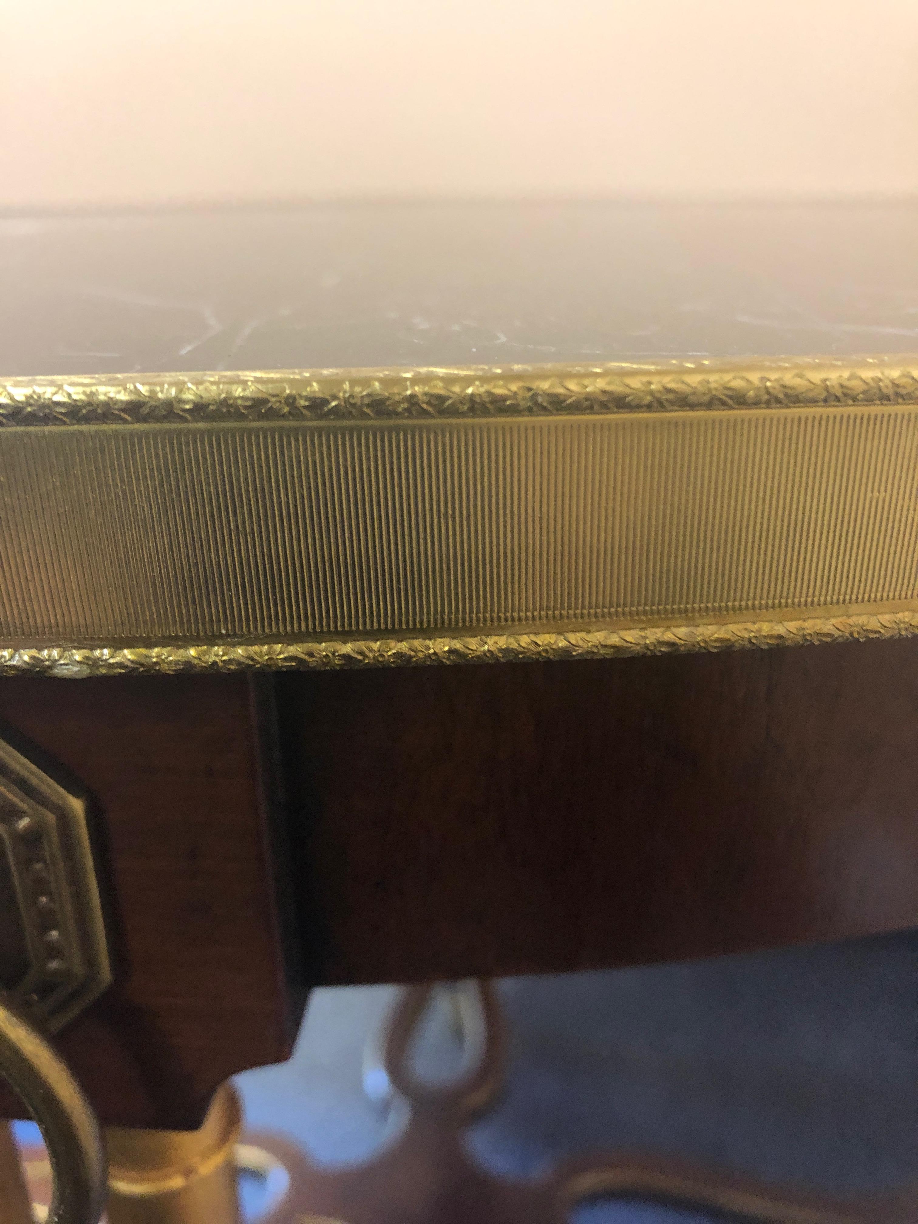 Round Marble Top Mahogany Brass and Gilded Side Table by Baker In Excellent Condition In Hopewell, NJ