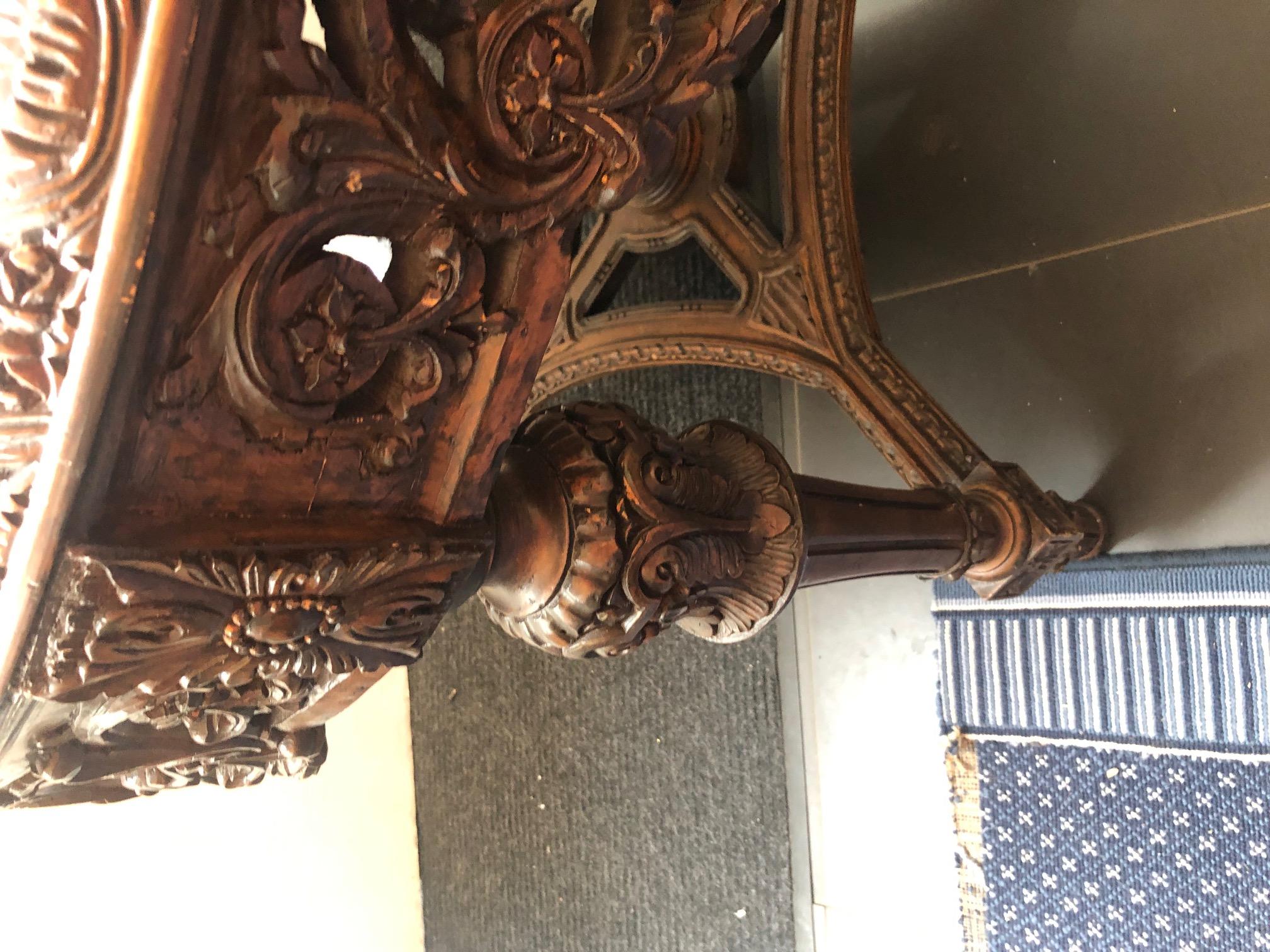 Runder Marmortisch mit runder Platte (Französisch) im Angebot