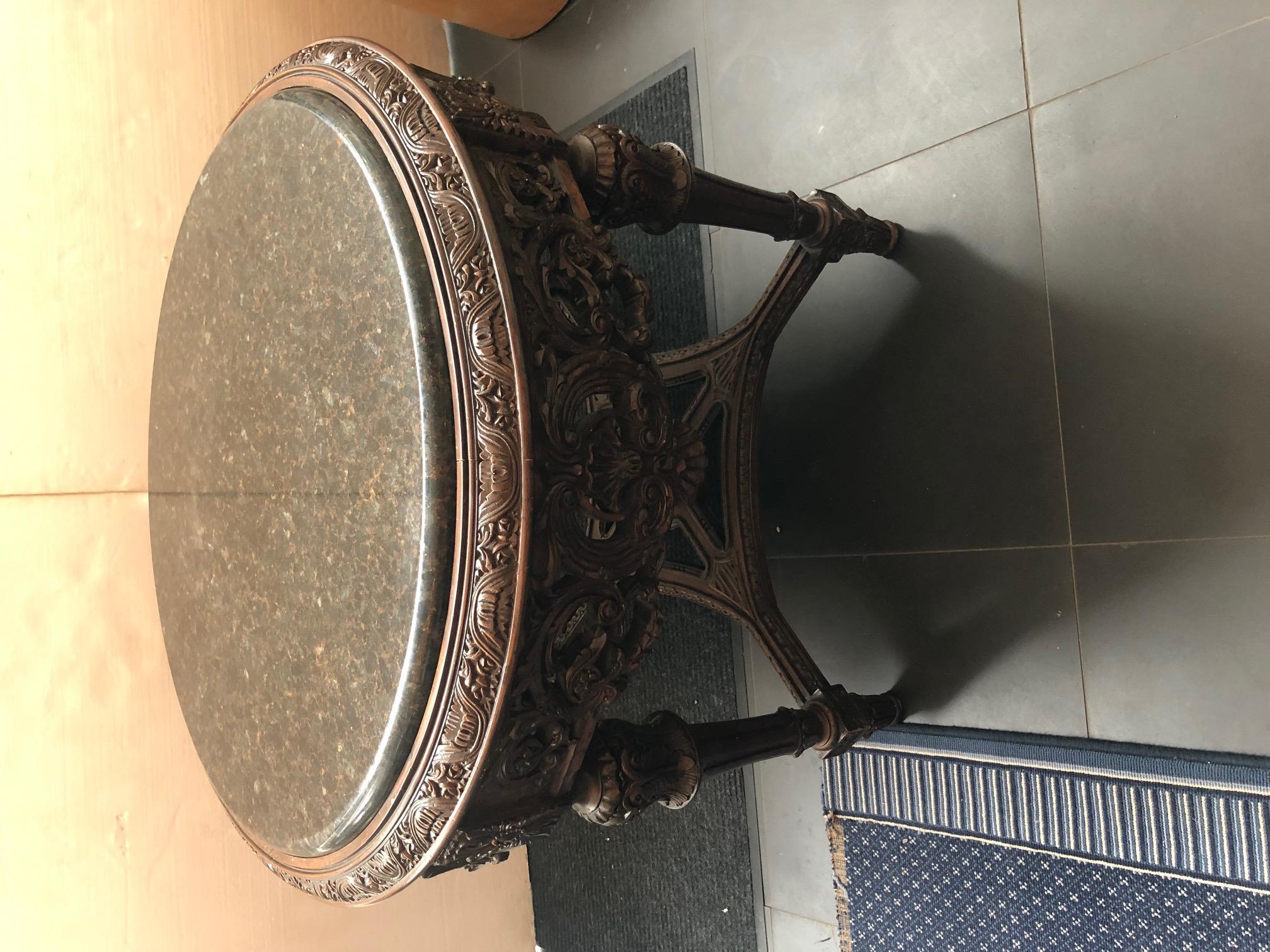 19th Century Round Marble Top Table For Sale