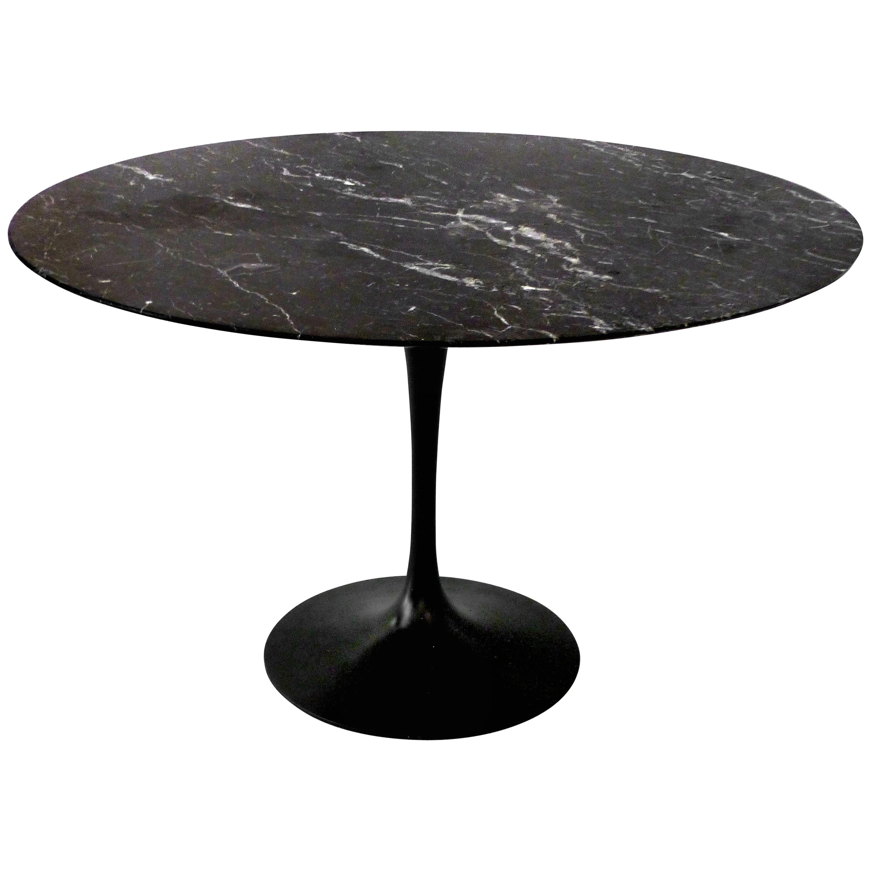 Round Marble-Top Tulip Table in the Style Eero Saarinen for Knoll