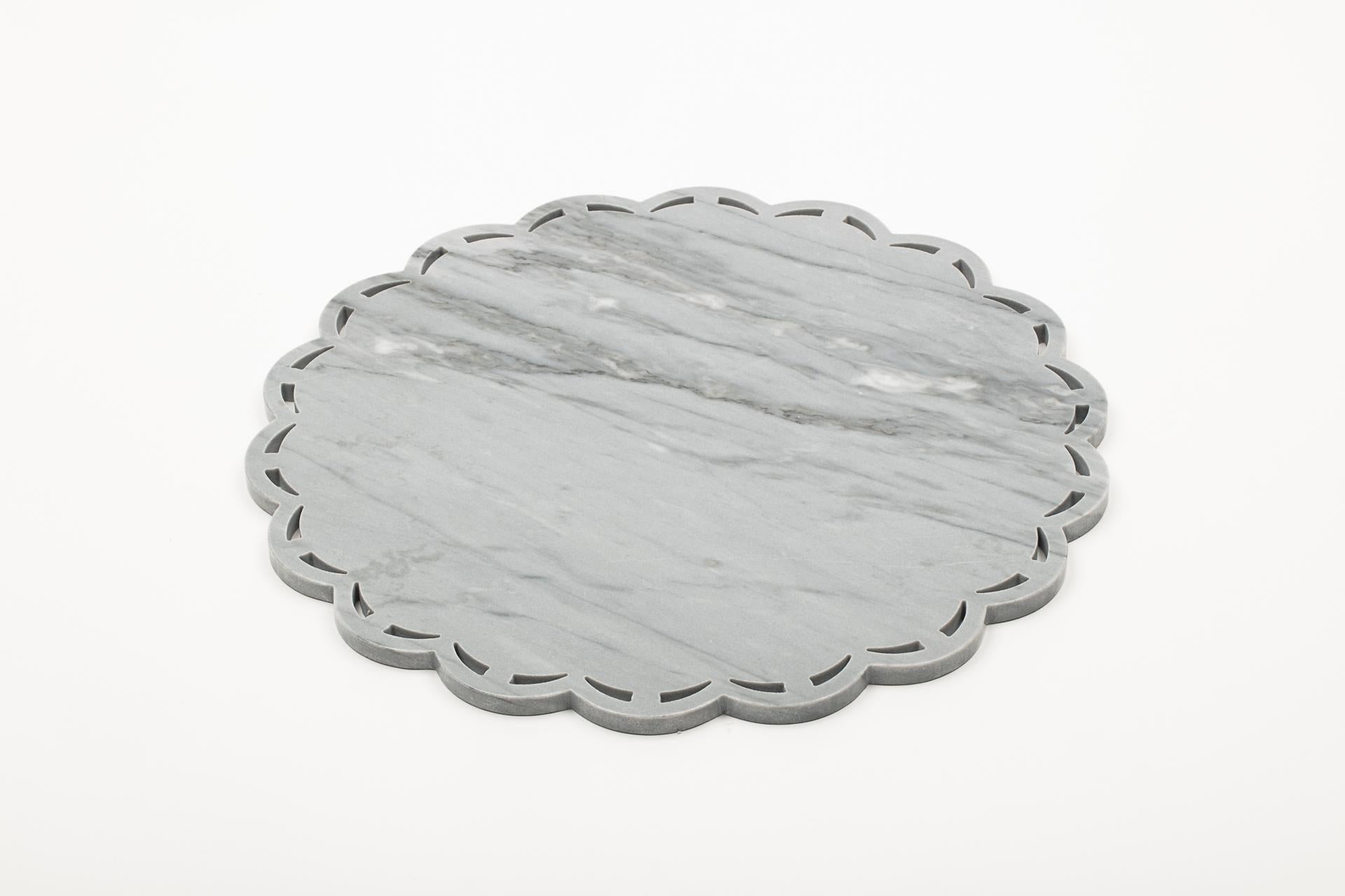 Round Marble Tray or Plate with Lace Edge In New Condition In Carrara, IT