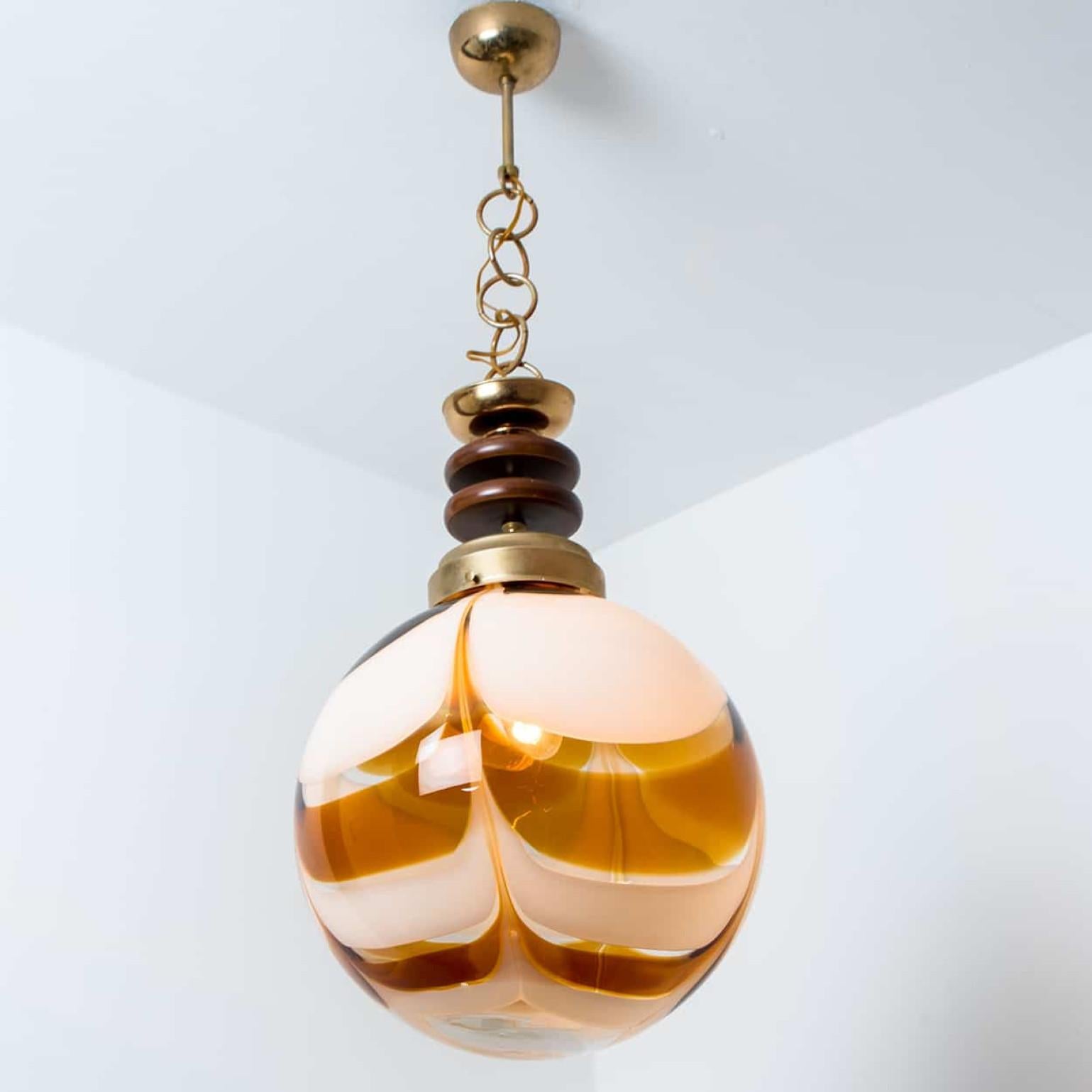 Lampada a sospensione rotonda marmorizzata di Carlo Nason per Mazzega in vendita 5